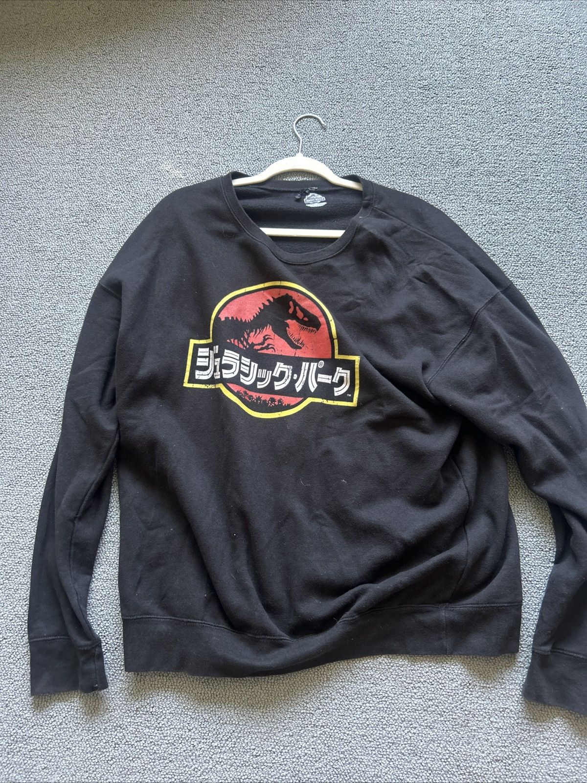 Gildan Jurassic park black Crewneck, Japanese characters Size US L / EU 52-54 / 3 - 1 Thumbnail