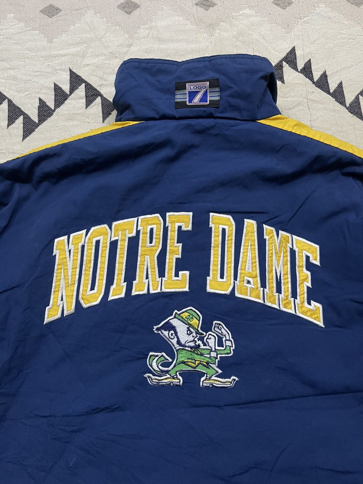 Logo 7 VINTAGE 90s LOGO 7 NOTRE DAME FIGHTING IRISH NFL JACKET Size US L / EU 52-54 / 3 - 21 Thumbnail