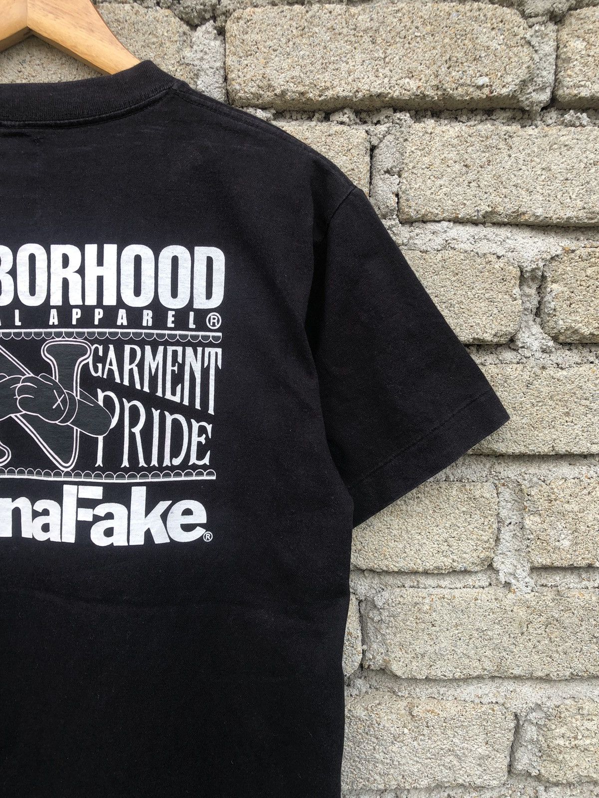 Japanese Brand Vintage Neighbourhood X Kaws Original Fake Tshirt Size US M / EU 48-50 / 2 - 17 Thumbnail