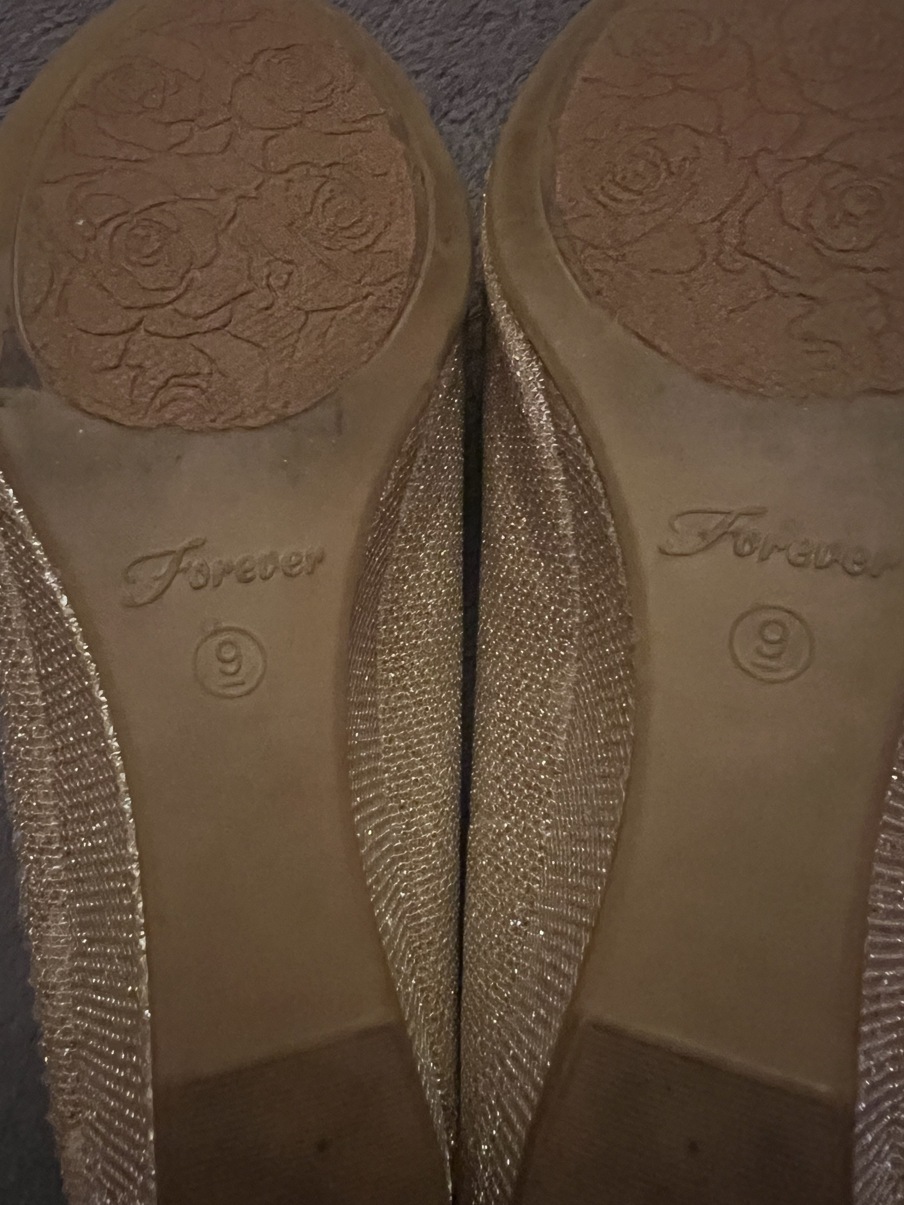 Forever 21 Stunning, gold and crystal wedges Size US 9 / IT 39 - 9 Thumbnail