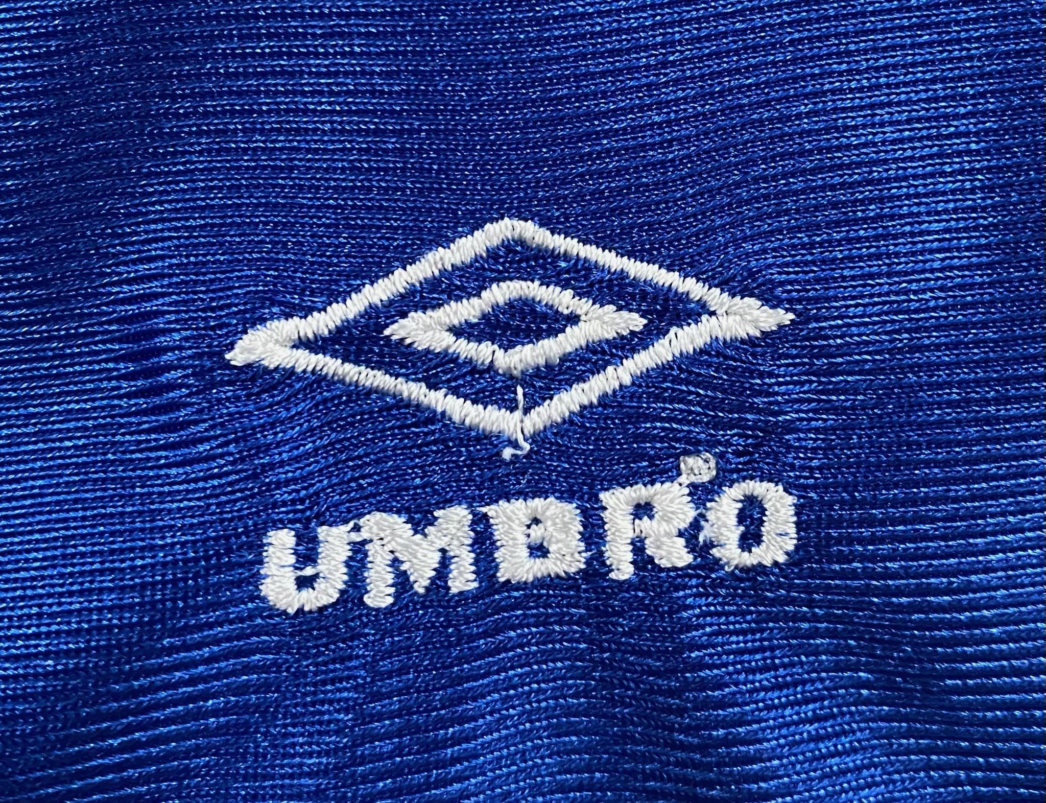 Umbro 90’s Umbro Shiny Blue & White Nylon Shorts Men’s Medium Size US 34 / EU 50 - 3 Thumbnail