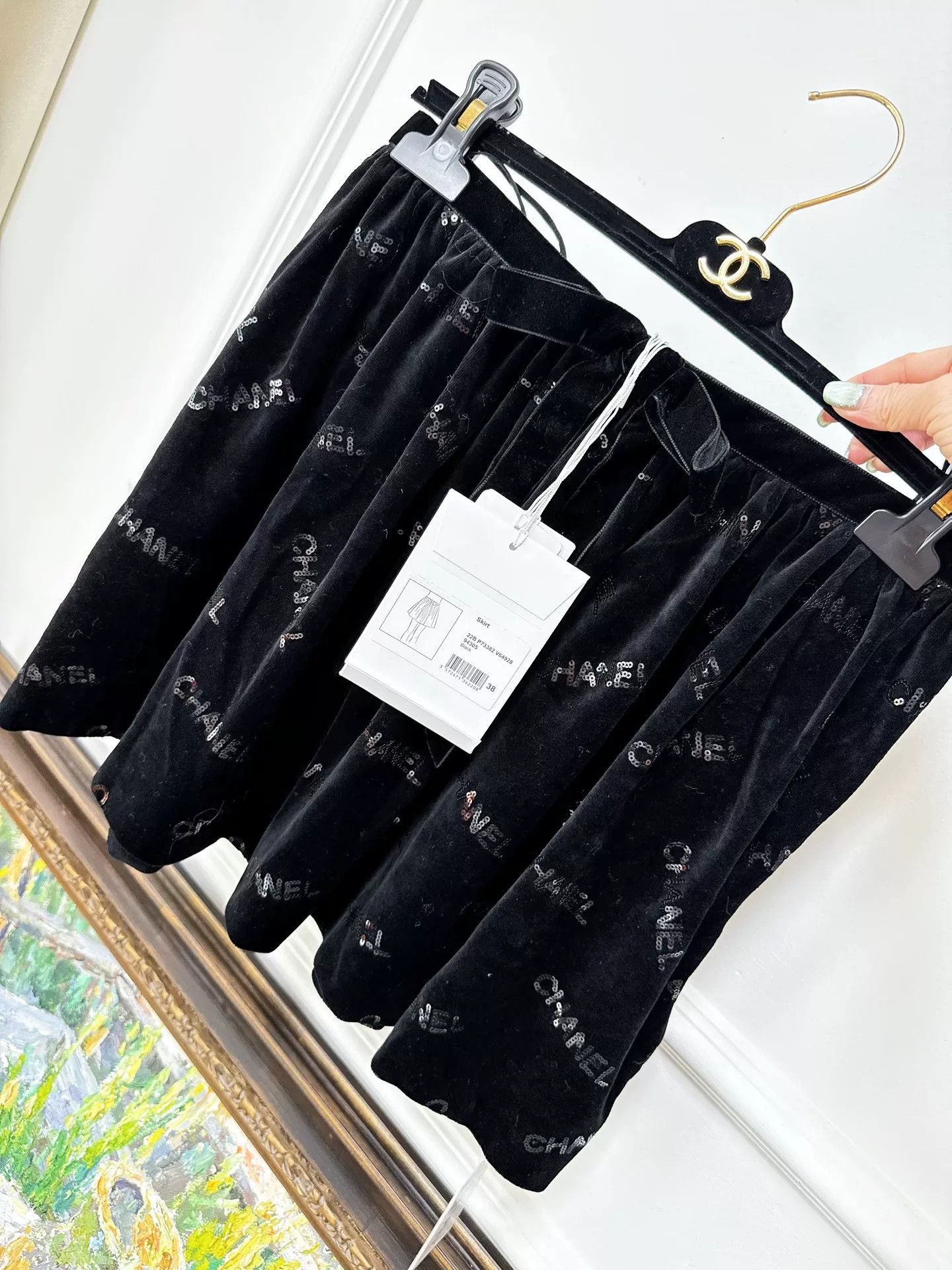 Chanel Chanel Velvet Sequin Skirt, Jennie Version Size 28" / US 6 / IT 42 - 1 Thumbnail