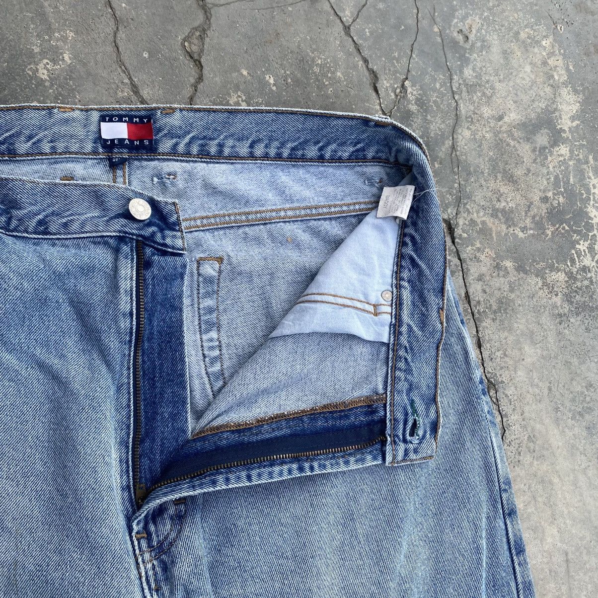 Tommy Hilfiger 1990s Tommy Hilfiger Baggy Jeans Size US 36 / EU 52 - 8 Thumbnail