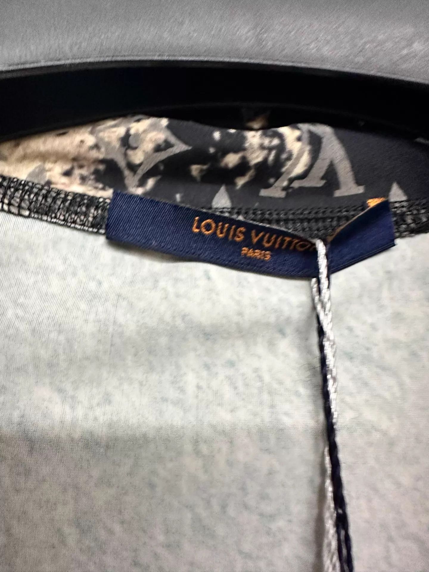 Louis Vuitton LV All Over Print Top L Size US L / EU 52-54 / 3 - 4 Thumbnail