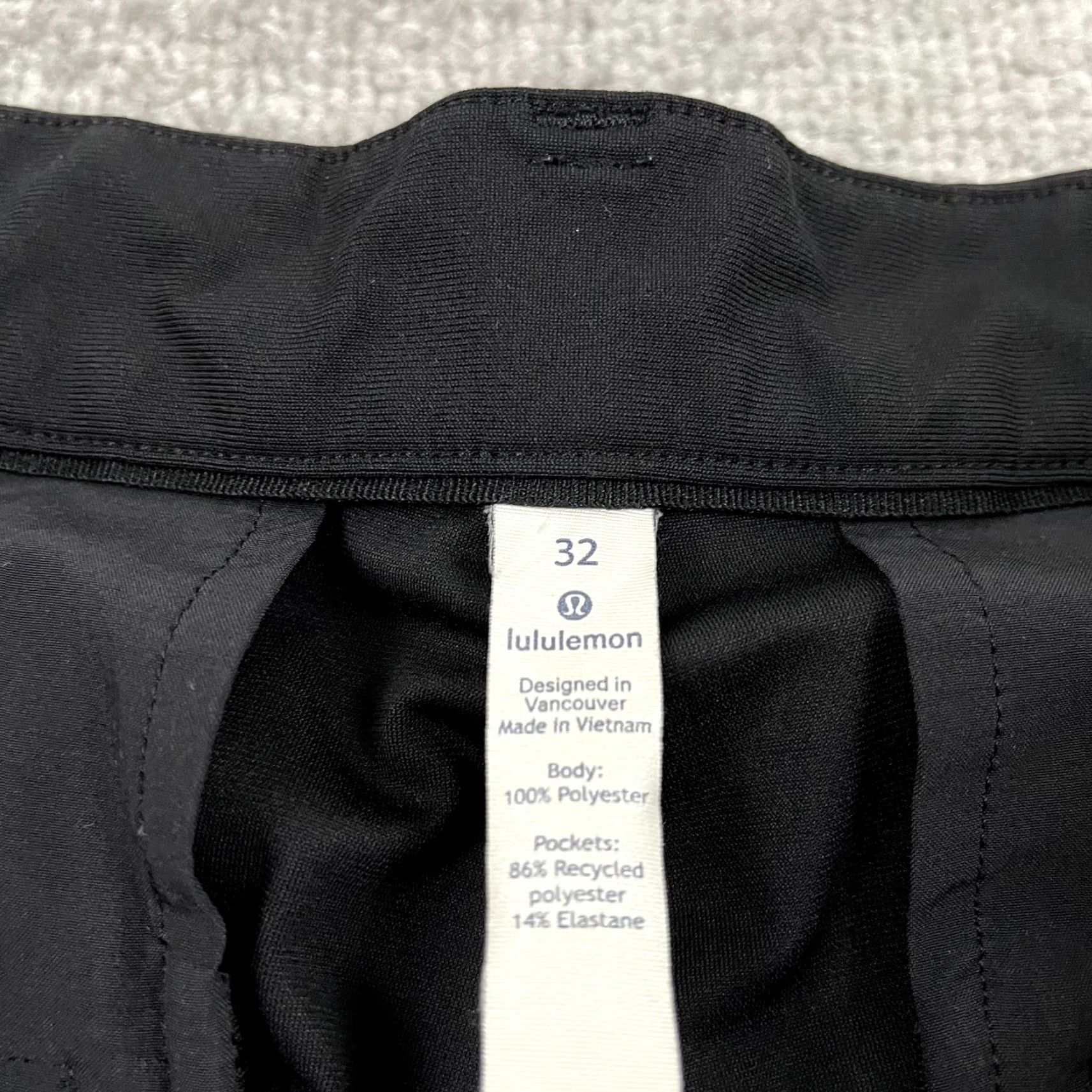 Lululemon Lululemon Shorts Mens 32 Black Chino Golf Performance Sport 10" Inseam 5-Pocket Flat Front Logo Zipper Polyester Breathable Size US 32 / EU 48 - 7 Thumbnail