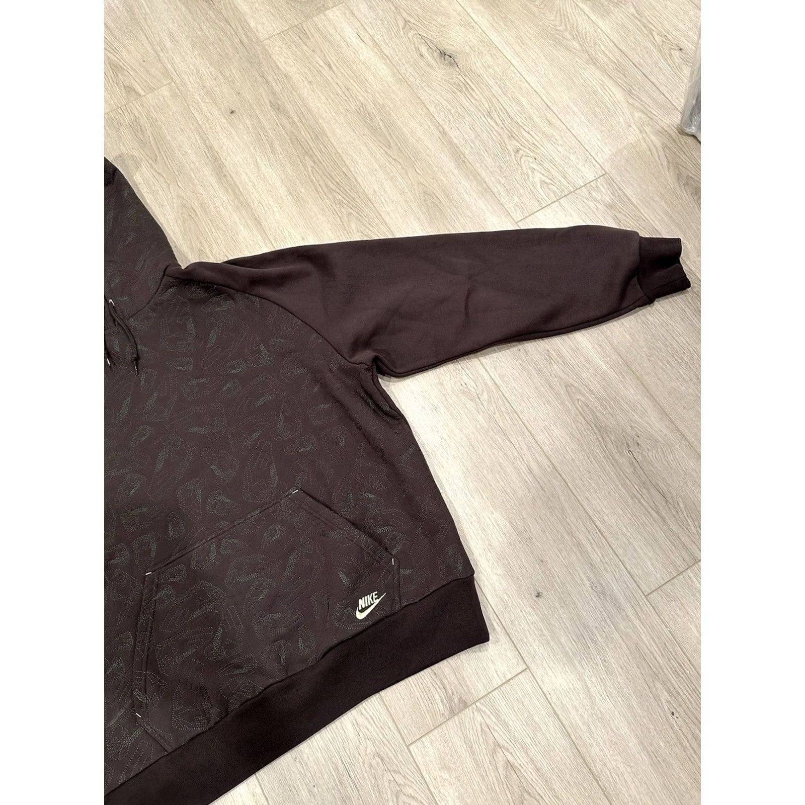 Nike VINTAGE Nike Hoodie Mens 2XL Brown Embroidered Logo Swoosh Monogram Drawstring Pullover Size US XXL / EU 58 / 5 - 2 Thumbnail