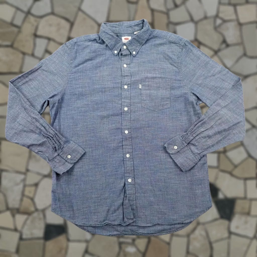 Levi's VINTAGE? No. Levi's Shirt Mens XL Blue Chambray Button-Up Long Sleeve Work Field Casual Size US XL / EU 56 / 4 - 1 Thumbnail