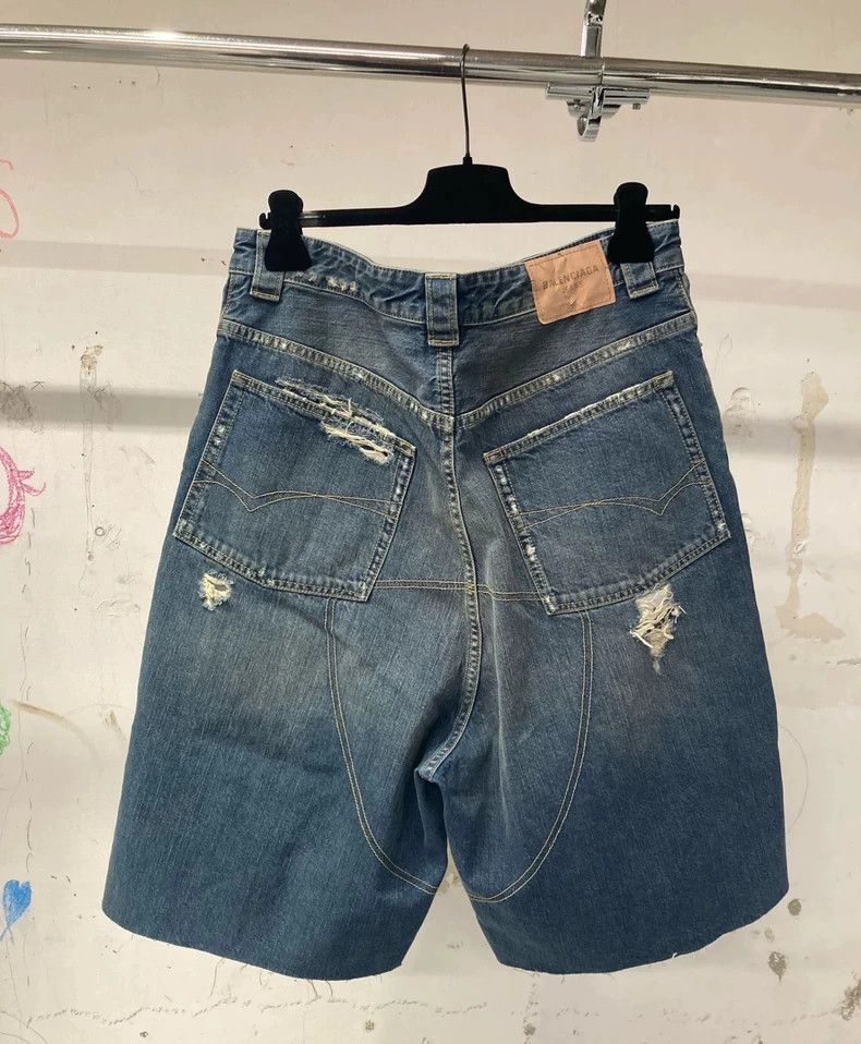 Balenciaga Balenciaga size XS New denim shorts in summer Size US 26 / EU 42 - 2 Thumbnail