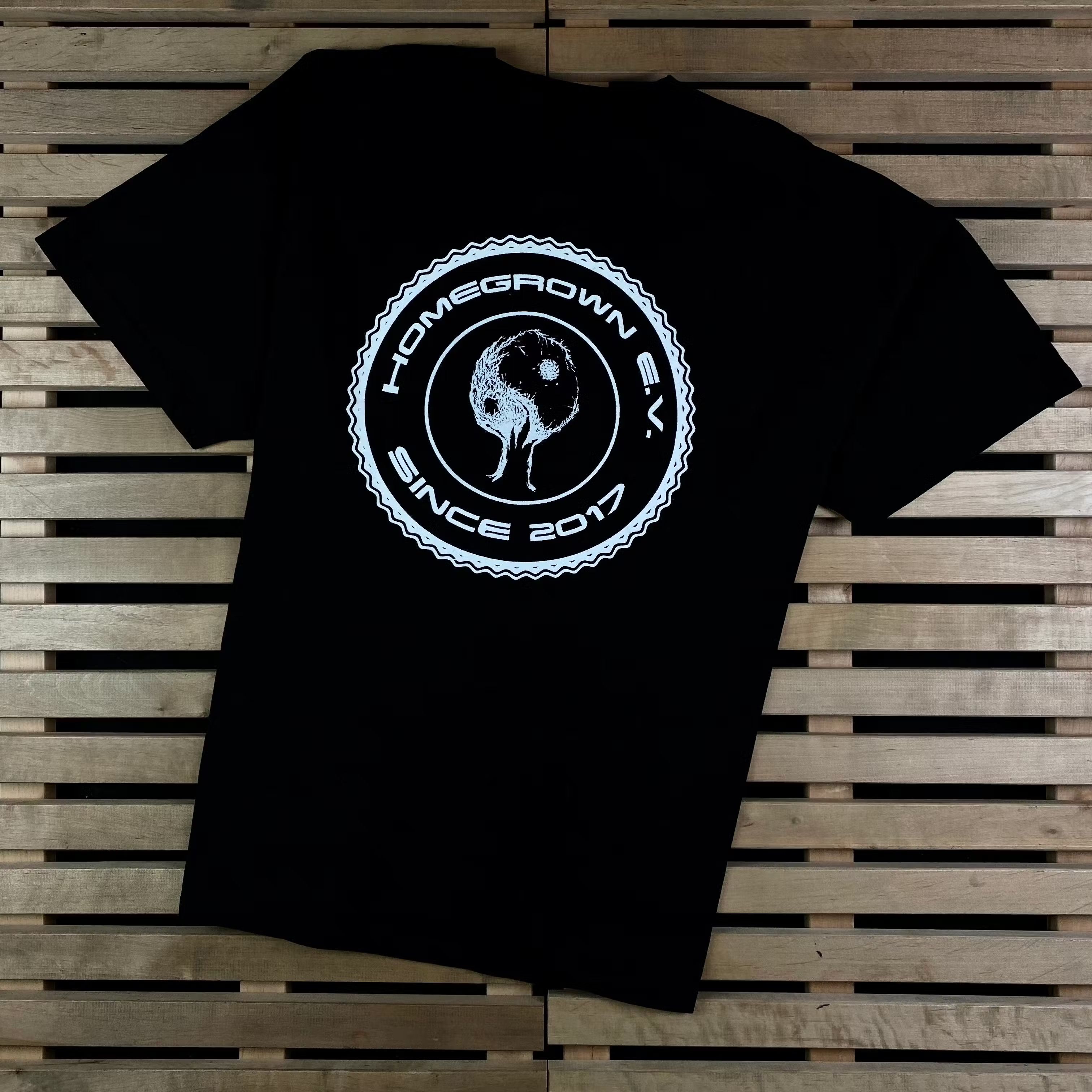 Band Tees × Vintage Mens Vintage T Shirt Homegrown 2017 Size 3XXL XXXL Size US XXL / EU 58 / 5 - 6 Thumbnail