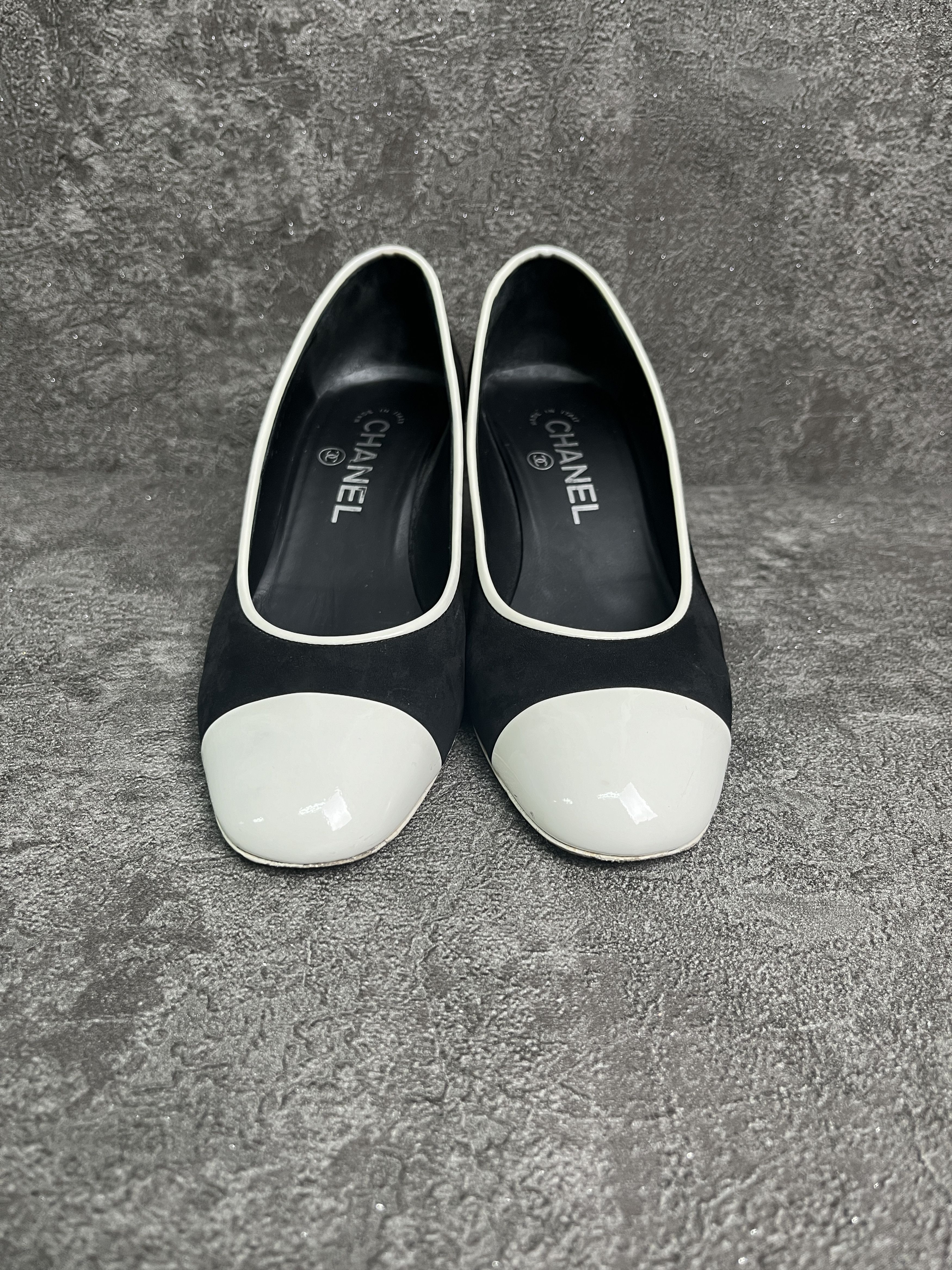 Chanel Chanel Black Suede Shoes With White Patent Cap Toe Size US 6 / IT 36 - 4 Thumbnail