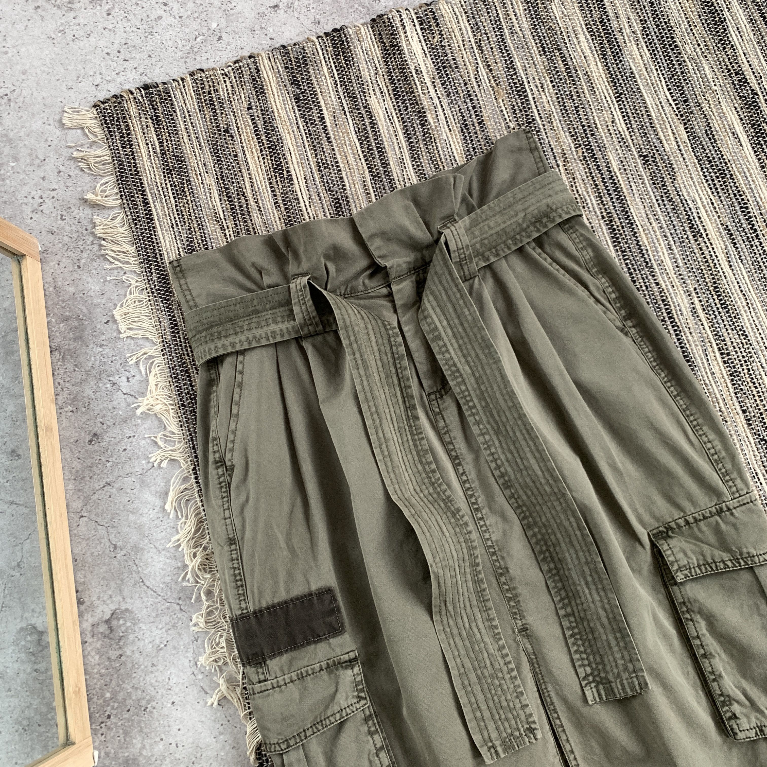 Japanese Brand Vintage Y2K Faded Women's Khaki Bondage Low RIse Midi Skirt Size 26" / US 2 / IT 38 - 6 Thumbnail