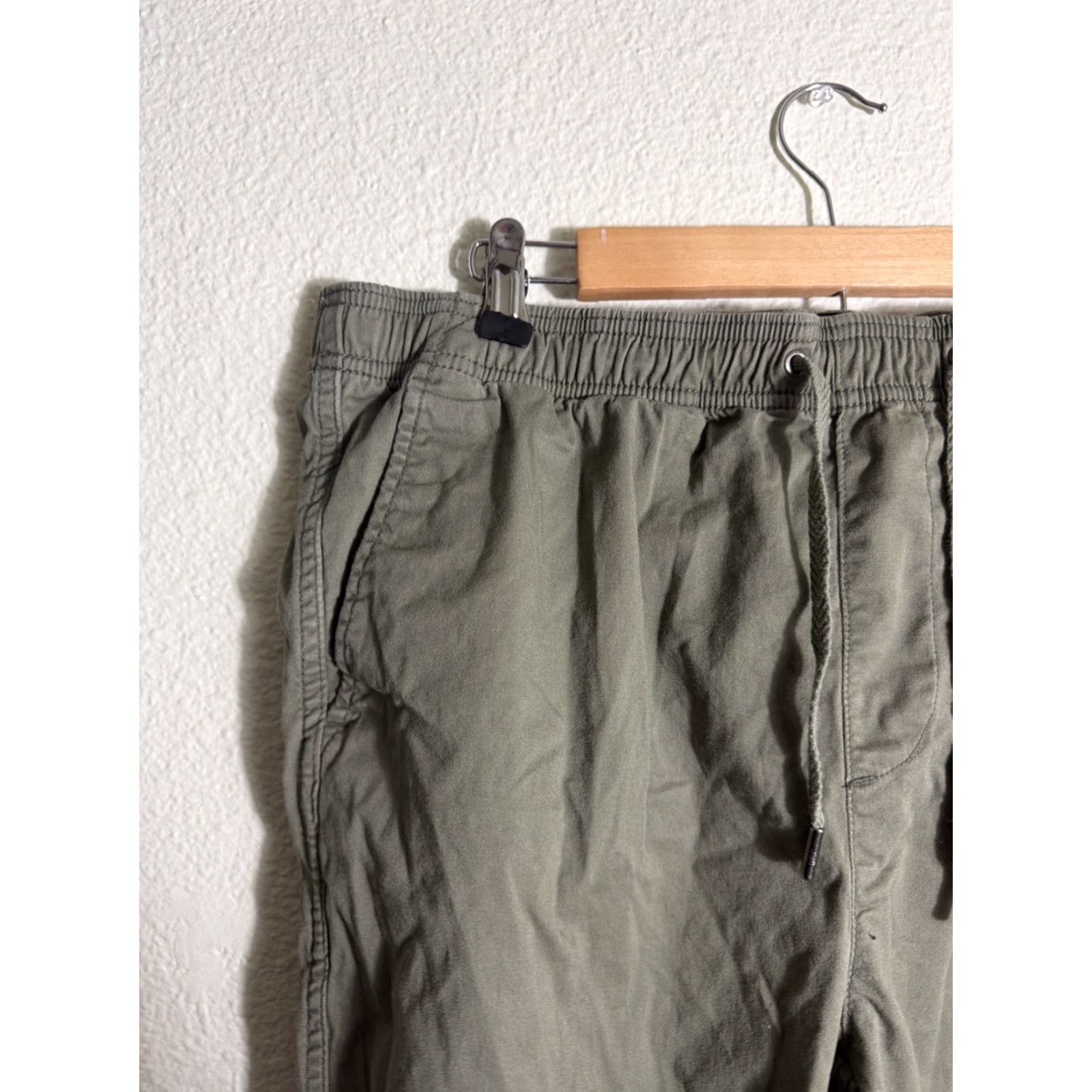 Gap VINTAGE? No. Just: Gap Men L Olive Ankle Joggers Cotton Elastane Drawstring Pants Size US 33 - 4 Thumbnail