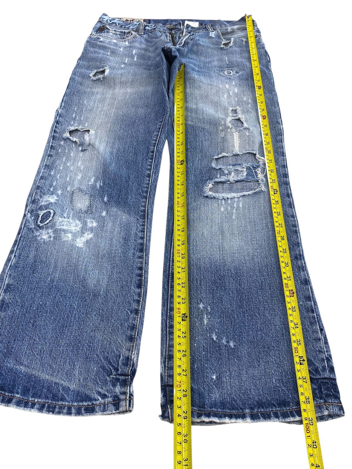 Abercrombie & Fitch Abercrombie & Fitch Faded Blue Wash Style Distressed Jeans Size US 34 / EU 50 - 7 Thumbnail