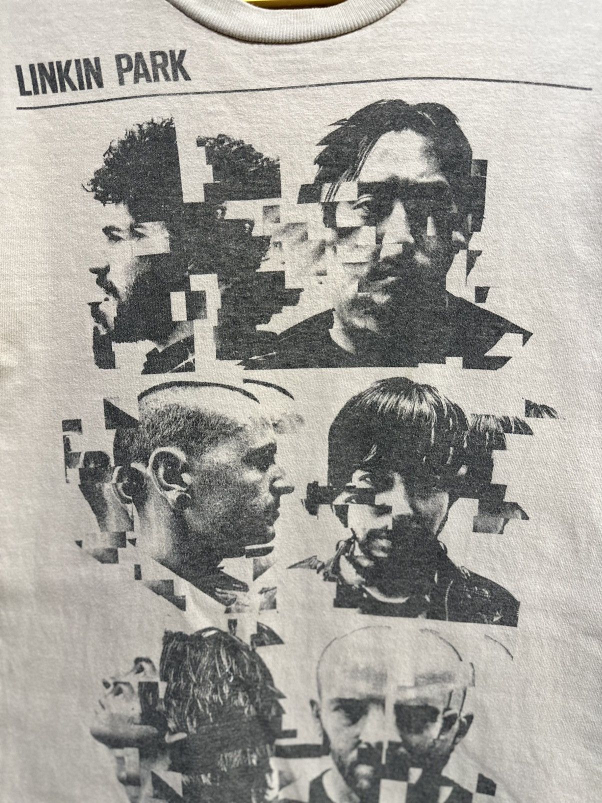 Band Tees × Vintage Vintage Linkin Park A Thousand Suns Faded Tee Size US S / EU 44-46 / 1 - 2 Thumbnail