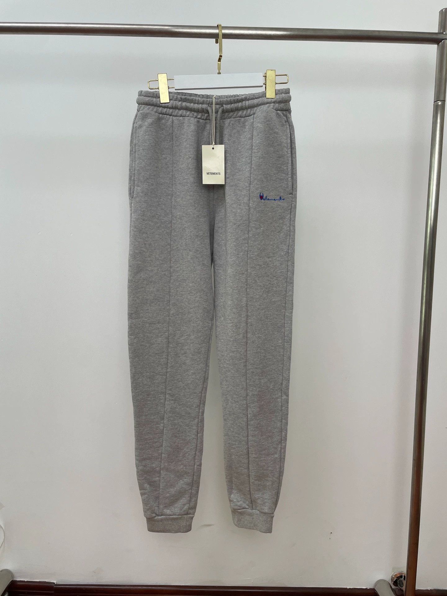 Vetements Vetements 16SS Demna Irregular Gray M Portugal NWT Size US 32 / EU 48 - 1 Thumbnail
