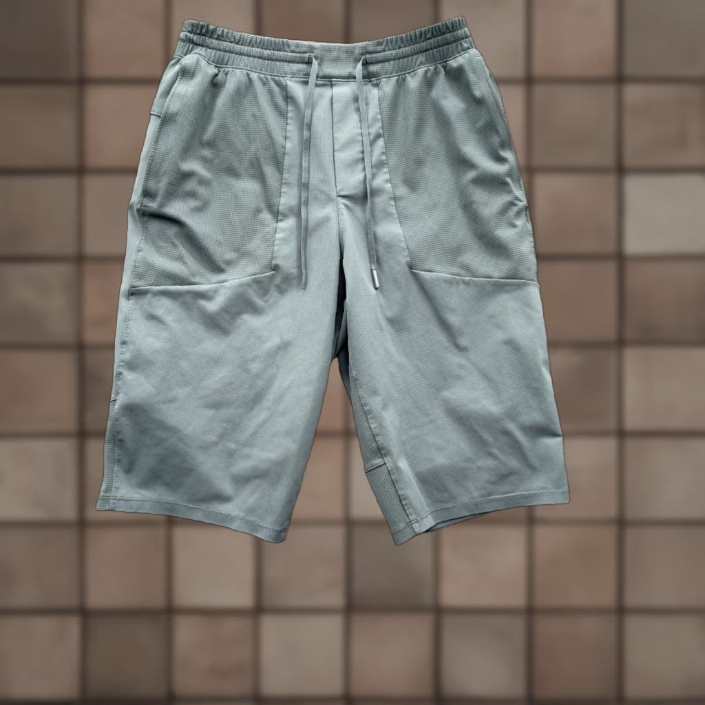 Lululemon Lululemon Shorts Men M Green Drawstring Athletic Inseam 13 in Athletic Gym Running Size US 28 / EU 44 - 1 Thumbnail