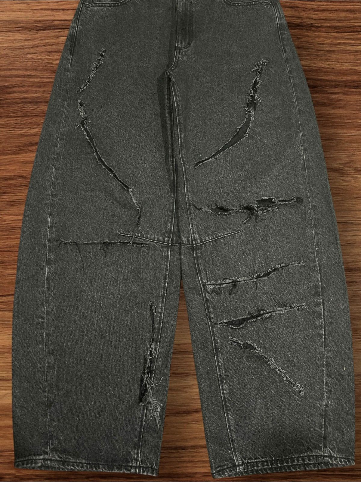 Japanese Brand ⚡️Crazy⚡️Vintage Japanese Brand Trash Black Wash Barrel Jeans Size US 31 - 8 Thumbnail
