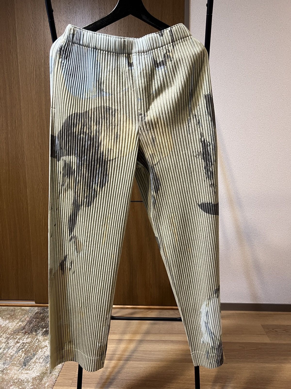 Homme Plisse Issey Miyake GREEN （no.62） HOMME PLISSÉ ISSEY MIYAKE PAINTED STONE Size US 30 / EU 46 - 1 Thumbnail