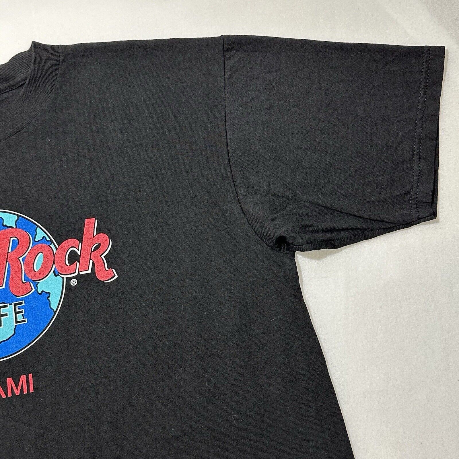 Hard Rock Cafe Vintage Hard Rock Cafe Miami Large Black Graphic T Shirt Size US L / EU 52-54 / 3 - 4 Thumbnail