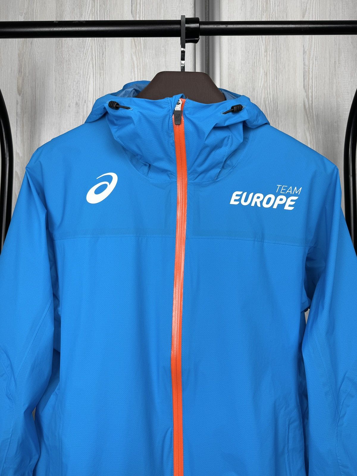 Asics Asics Team Europe Pro Elite 2019 Storm Jacket size L Size US L / EU 52-54 / 3 - 3 Thumbnail