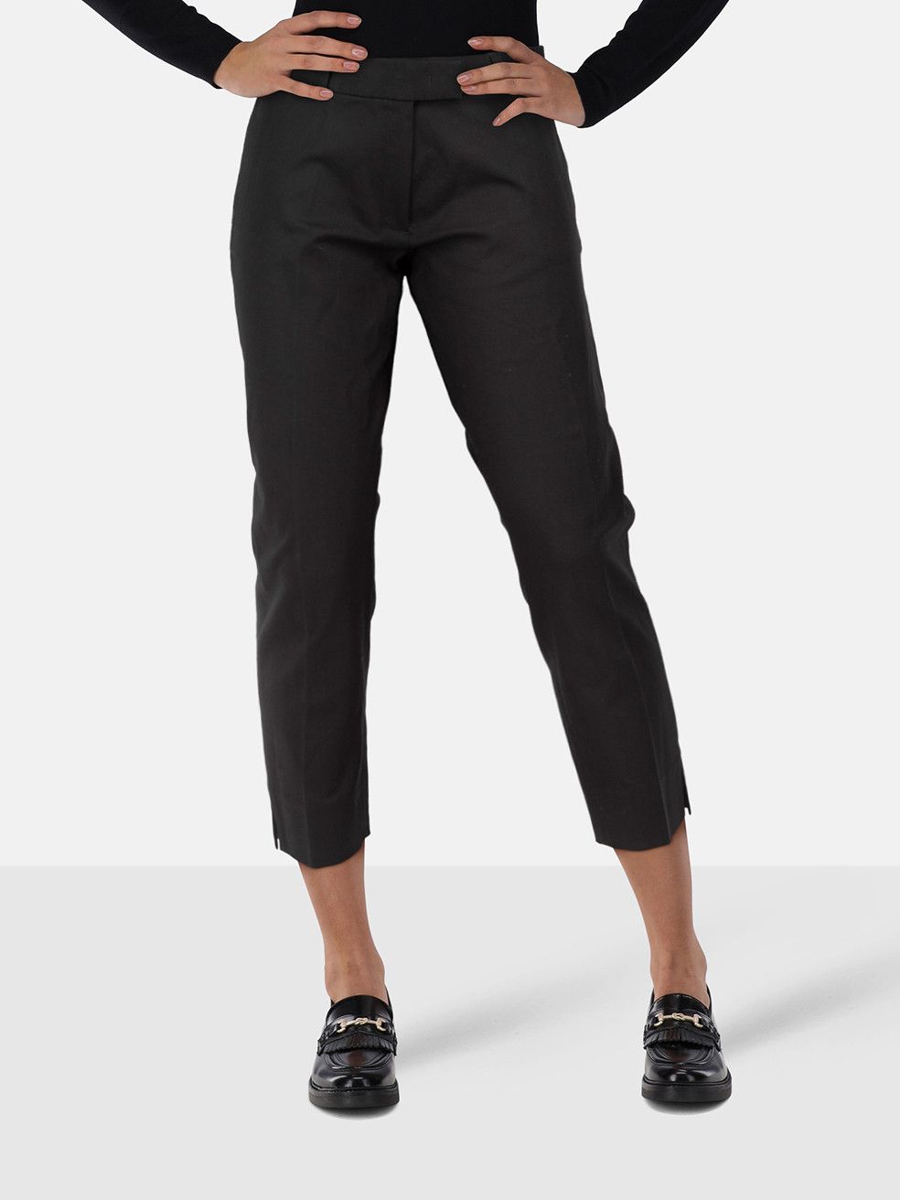 Joseph Black Tapered Mid Rise Trousers Size 27" / US 4 / IT 40 - 1 Thumbnail