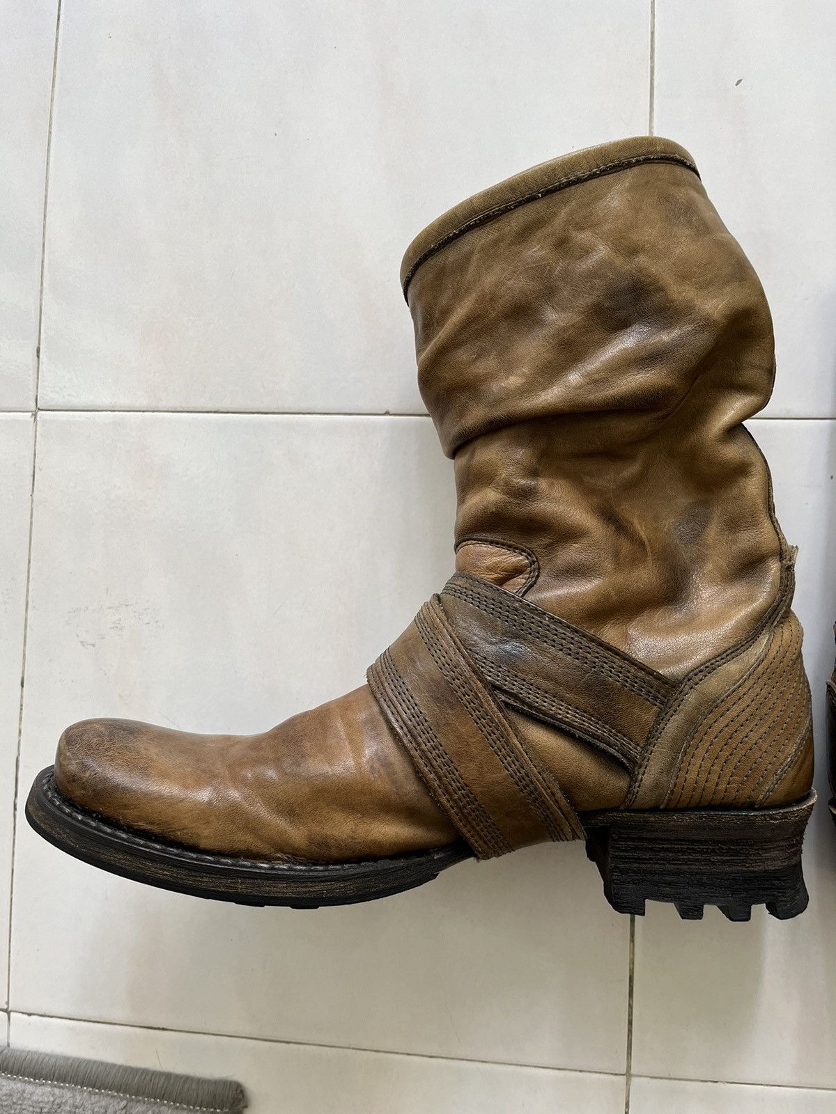 2000s Rusty Whoop de doo Bondage Engineer Boots