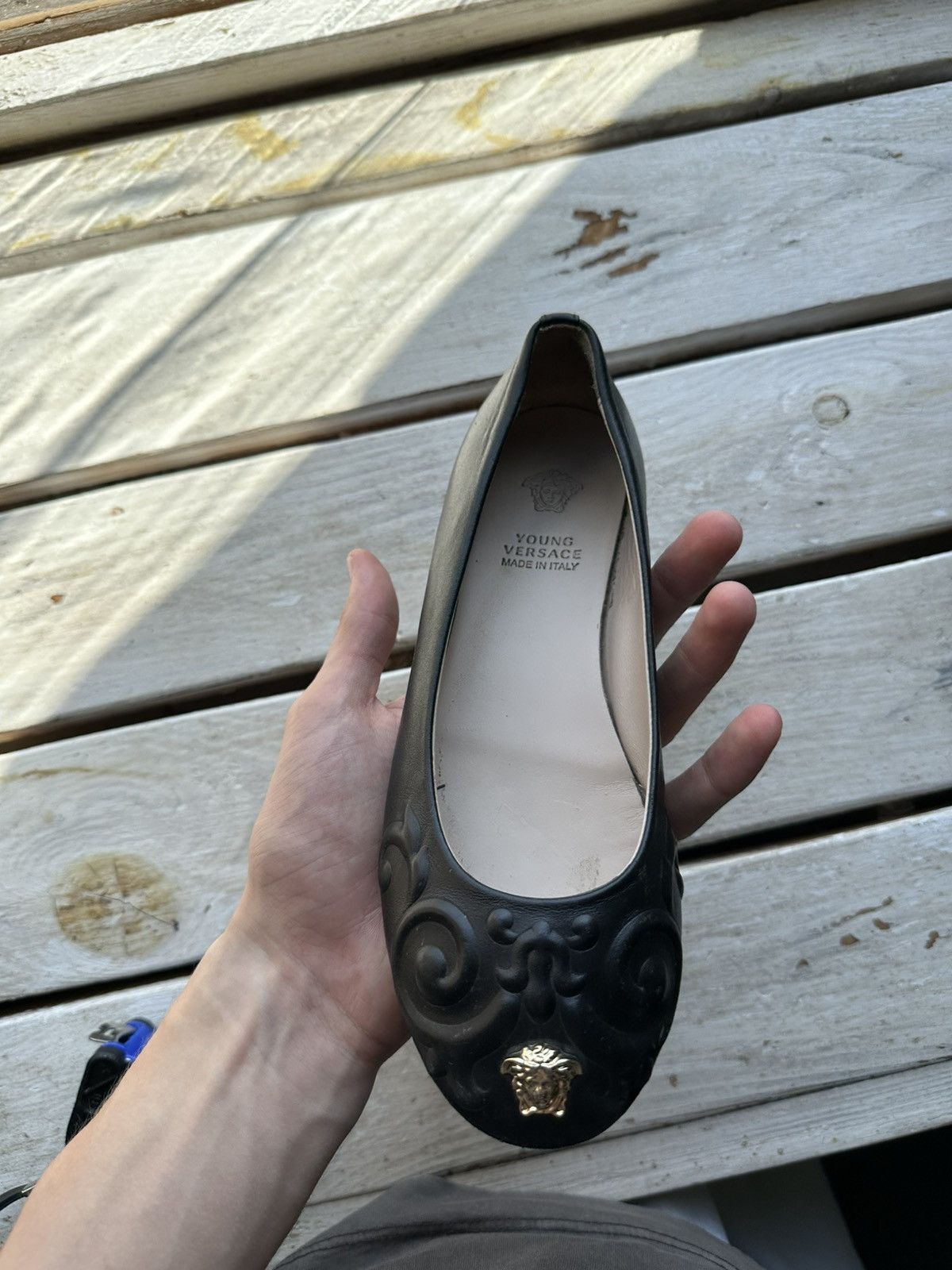 Versace 🚨VERSACE YOUNG sz 34 RARE WITH LOGO FLATS LUXURY Size US 4 / IT 34 - 2 Thumbnail