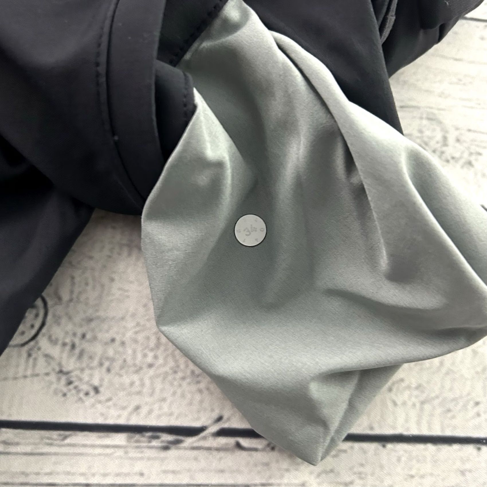 Lululemon Lululemon Slim Fit 5 Pocket Pant Men's 34x30 Gray Slim Chino Pants Reg 34 Inseam 30 Gray Logo Front Flat Front Pocketed 5-Pocket Design Mens Size US 34 / EU 50 - 4 Thumbnail