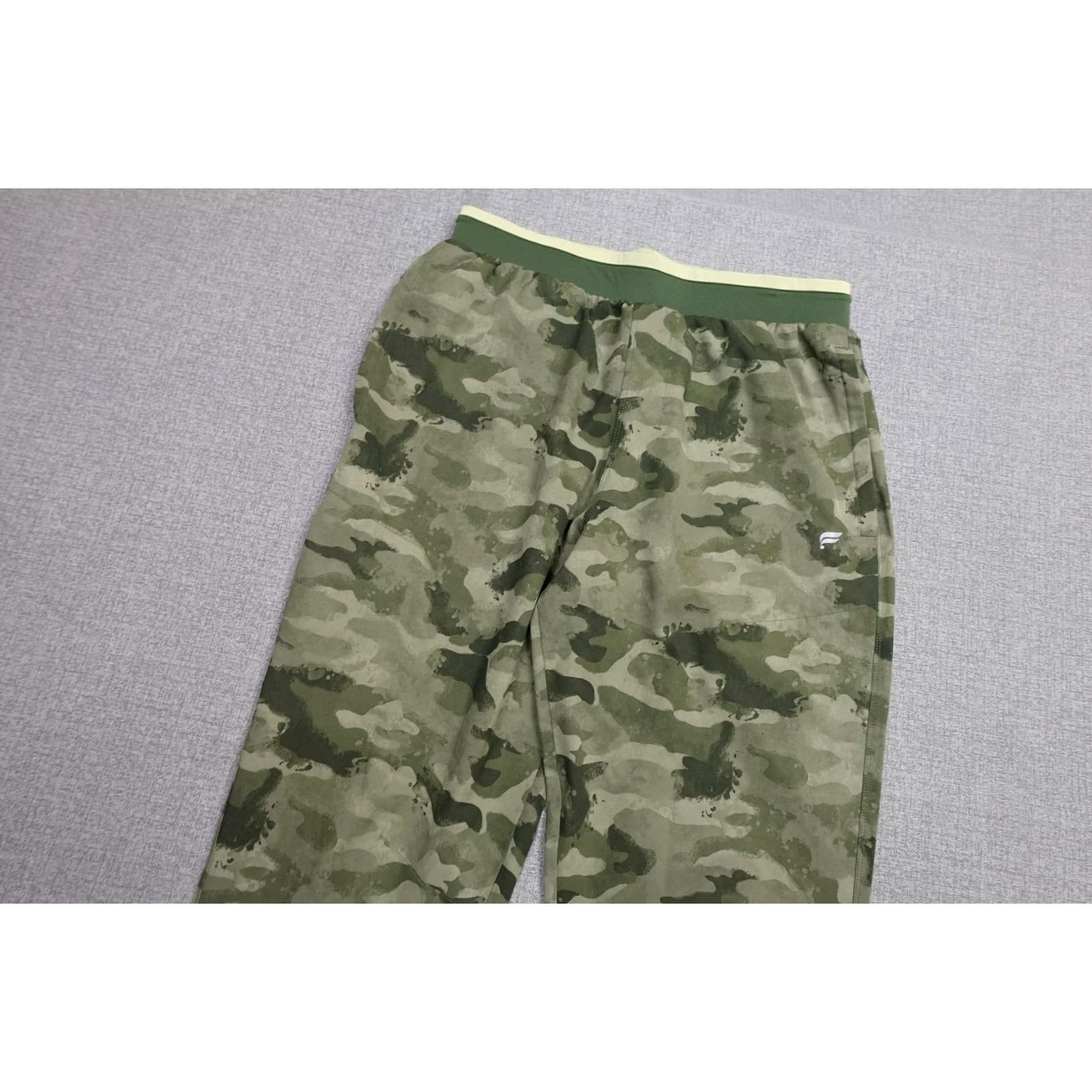 Fabletics Fabletics Sweatpants Pants Mens Medium Green Camo Knit Elastic Waist Flag Logo Size US 31 - 2 Thumbnail