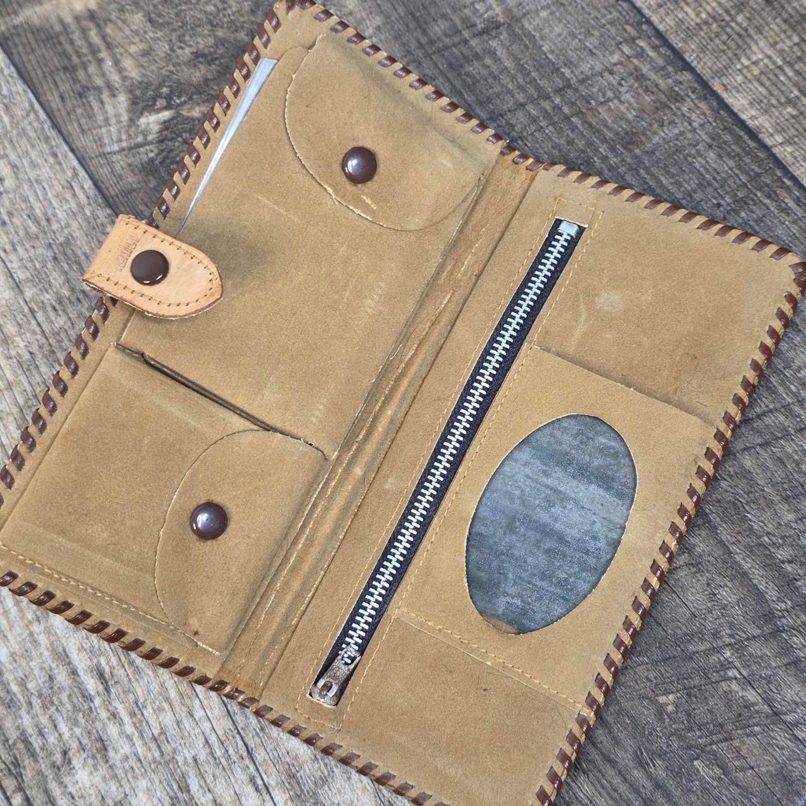 Vintage Vintage Hand Tooled Leather Western Wallet Film & Prop Size ONE SIZE - 8 Thumbnail