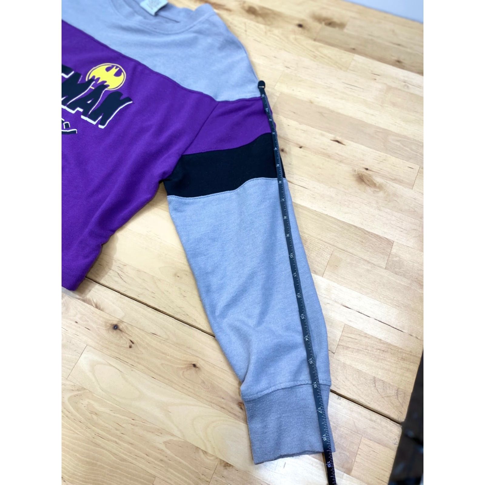 Vintage Batman Graphic Pullover Sweater Womens Size L Purple/Gray #2077 Size L / US 10 / IT 46 - 7 Thumbnail