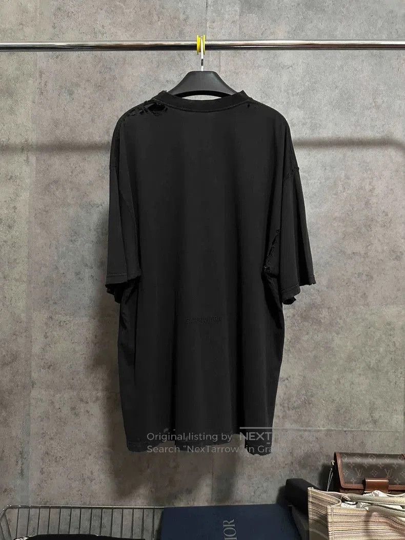 Balenciaga Balenciaga Statue of Liberty Distressed T-shirt. Size US XL / EU 56 / 4 - 4 Thumbnail