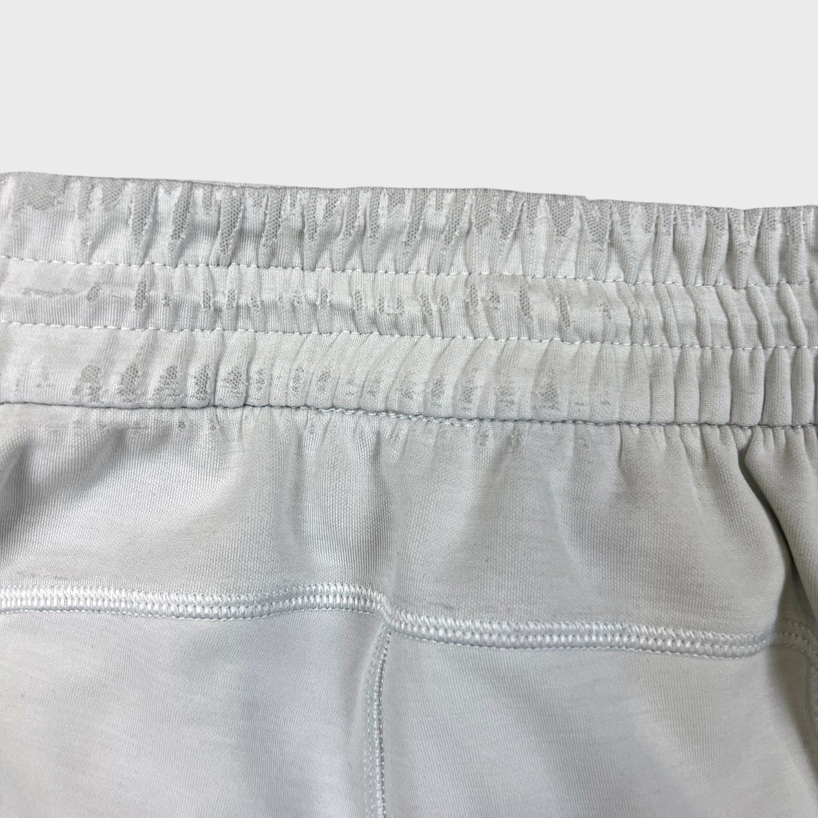 Lululemon Lululemon Relaxed Fit Super-High Rise Size 4 French Terry Size 27" / US 4 / IT 40 - 7 Thumbnail