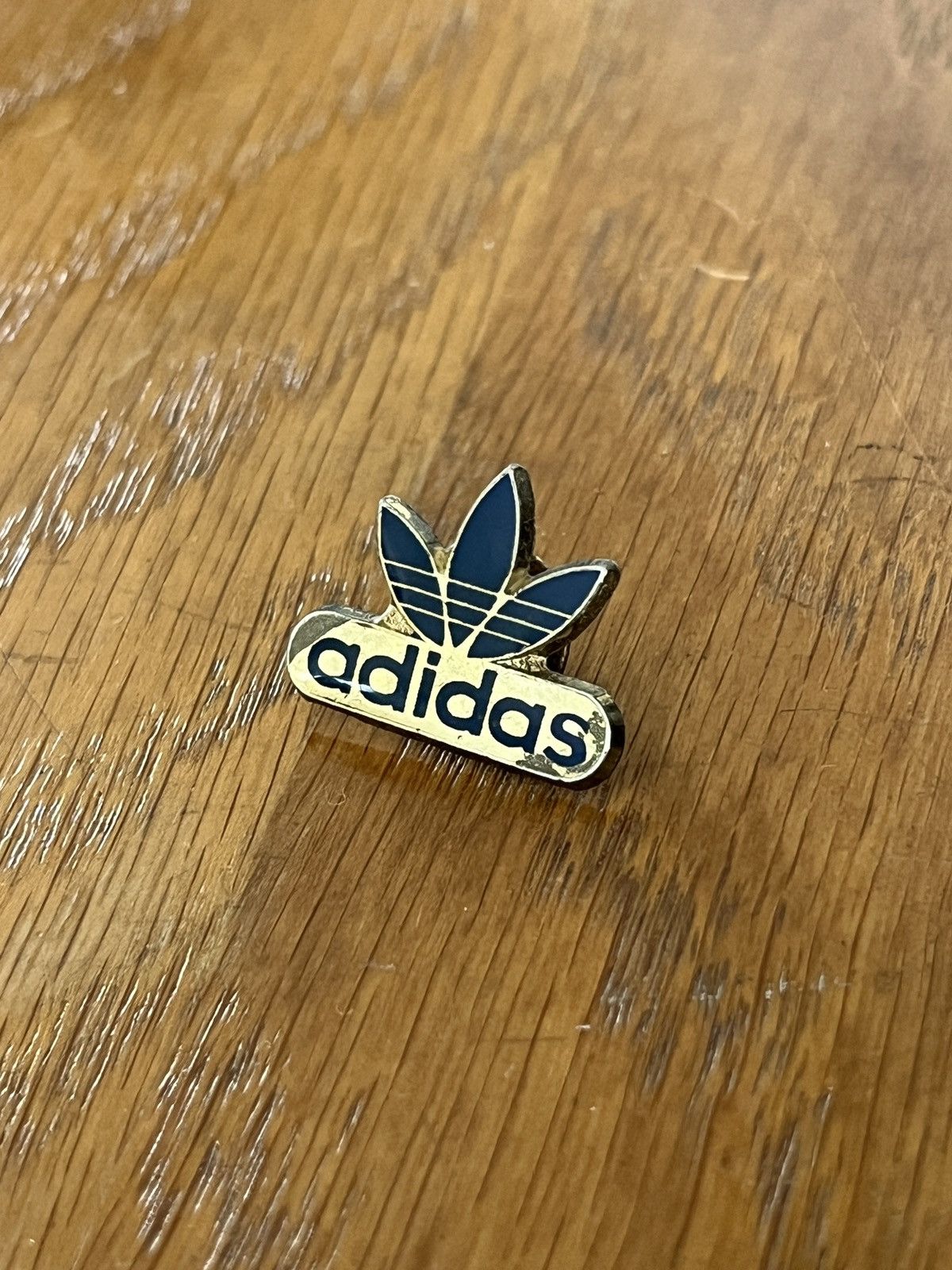 Adidas Adidas logo vintage pin Size ONE SIZE - 2 Thumbnail
