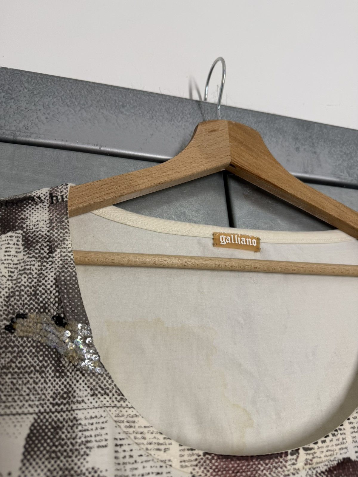 John Galliano Vintage John Galliano Gazette Rhinestones Butterfly’s Tee Size XS / US 0-2 / IT 36-38 - 4 Thumbnail