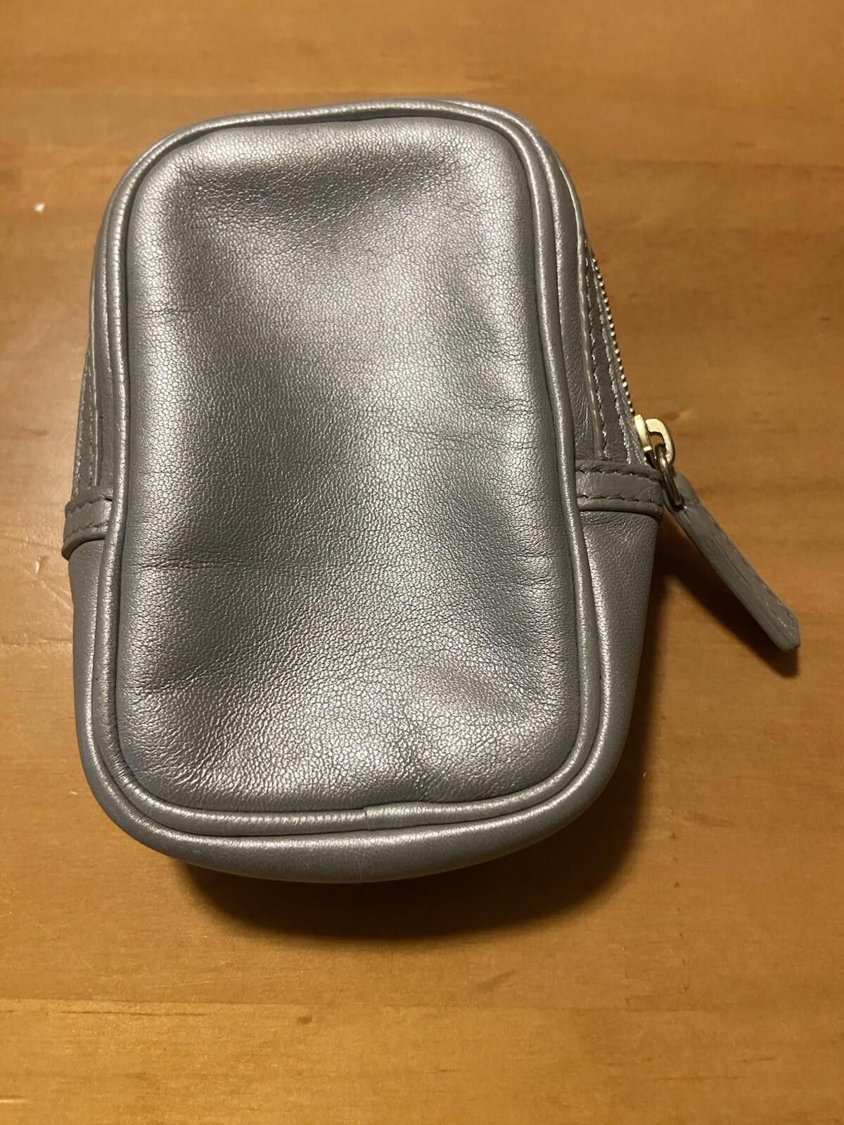 Fendi Fendi silver leather cigarette case small makeup pouch bag Size ONE SIZE - 2 Thumbnail