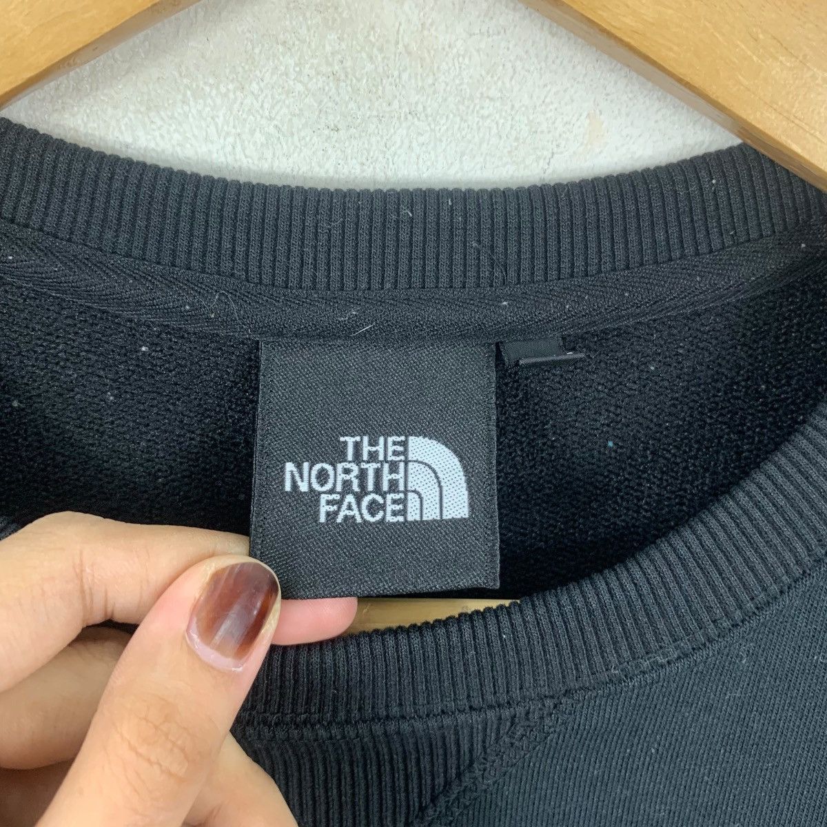 The North Face Vintage THE NORTH FACE Embroidered Center Logo Sweatshirt Size S / US 4 / IT 40 - 8 Thumbnail