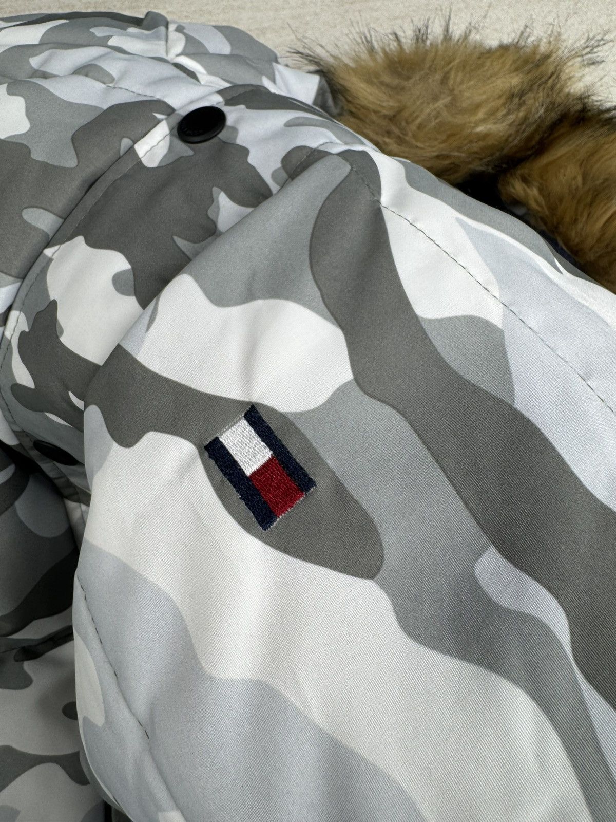 Tommy Hilfiger Snow camo puffer Size US M / EU 48-50 / 2 - 4 Thumbnail
