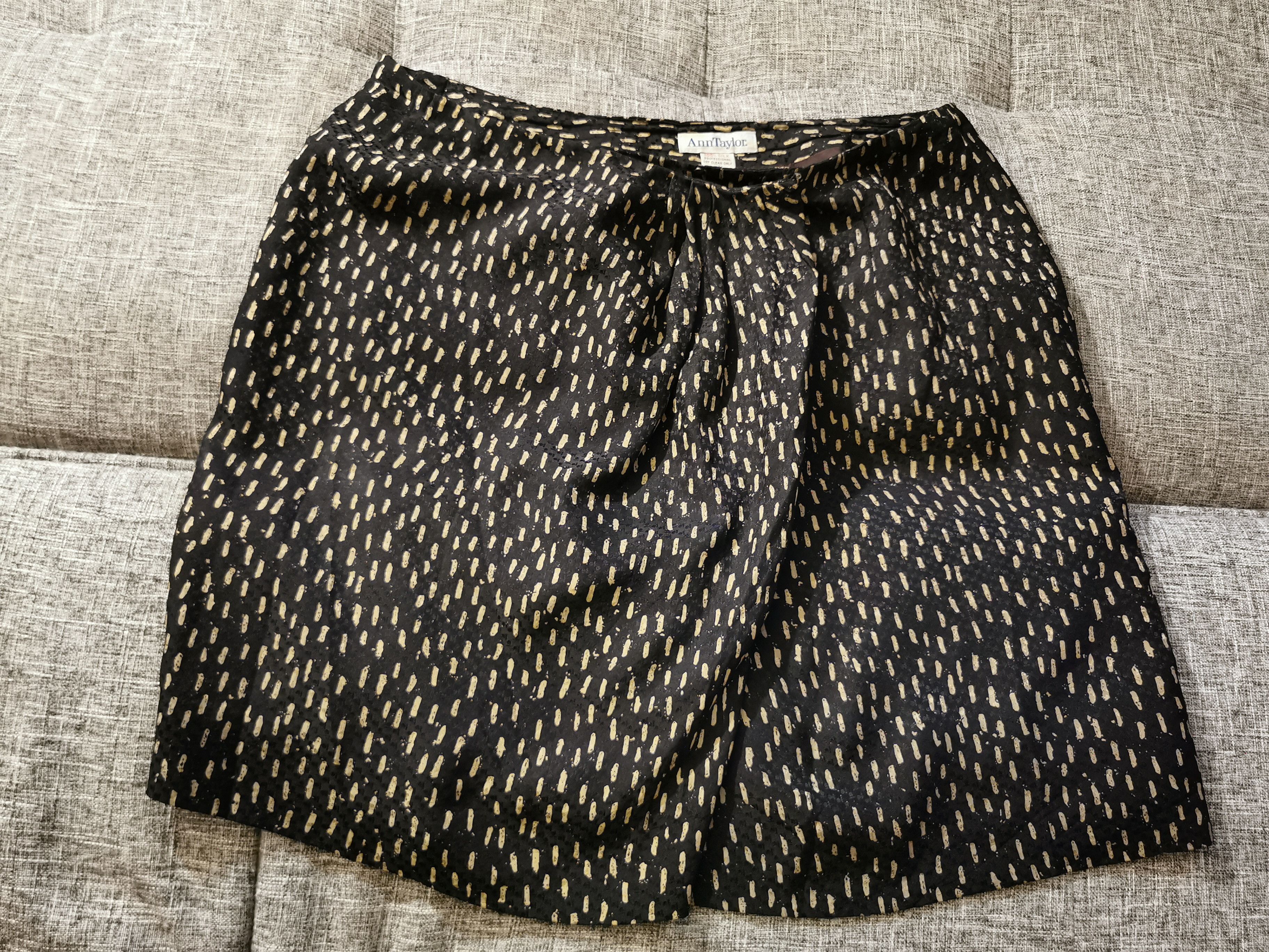 Ann Taylor Ann Taylor 100% Silk Skirt L / 12 Size 30" / US 8 / IT 44 - 5 Thumbnail
