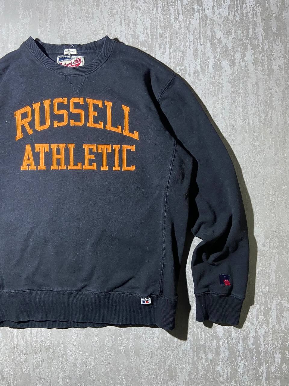 Russell Athletic × Vintage Vintage Russell Athletic Crewneck Sweatshirt Central Logo Size US S / EU 44-46 / 1 - 3 Thumbnail