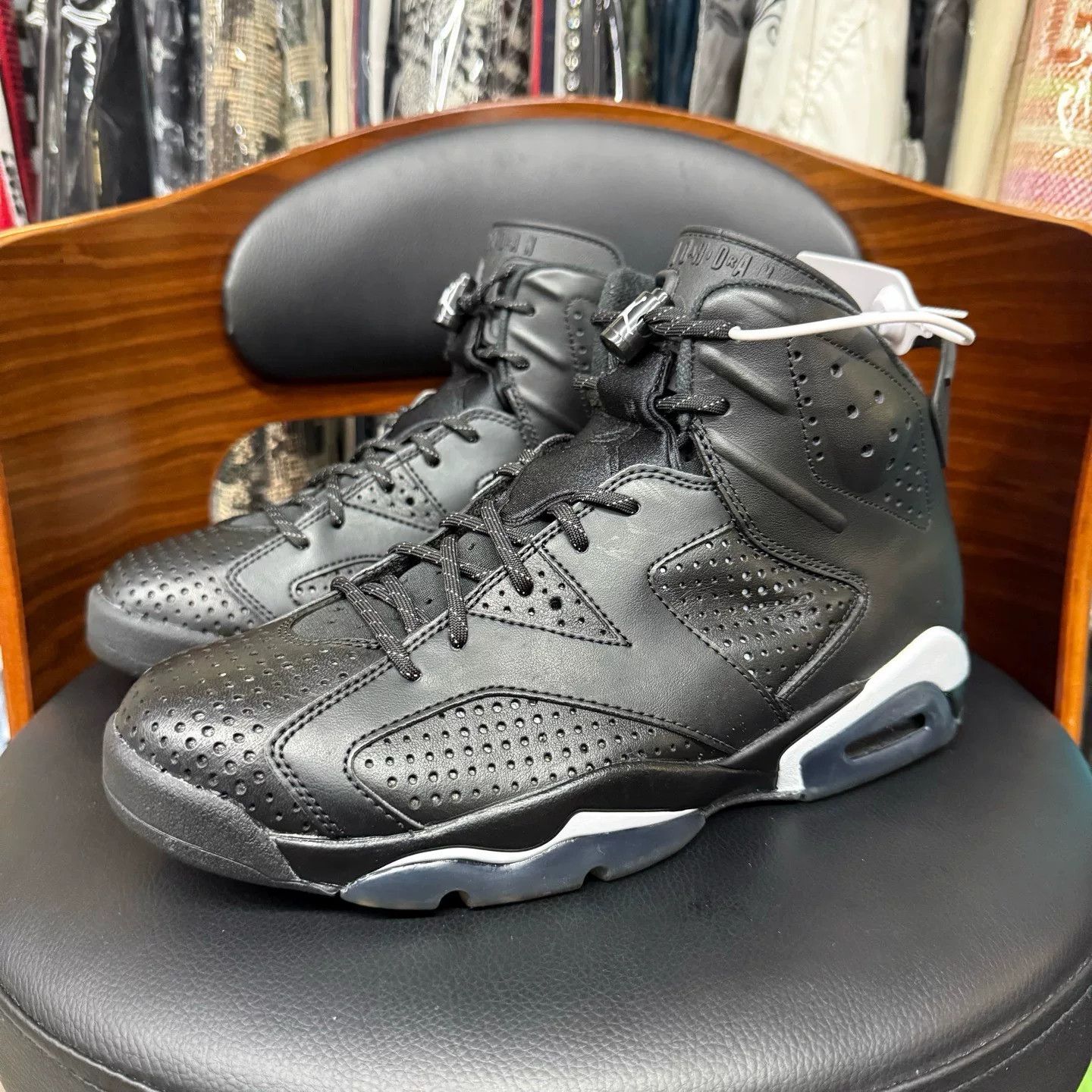 Nike Nike AJ6 Black Lowtop Sneakers 42 Men Size US 9 / EU 42 - 1 Thumbnail