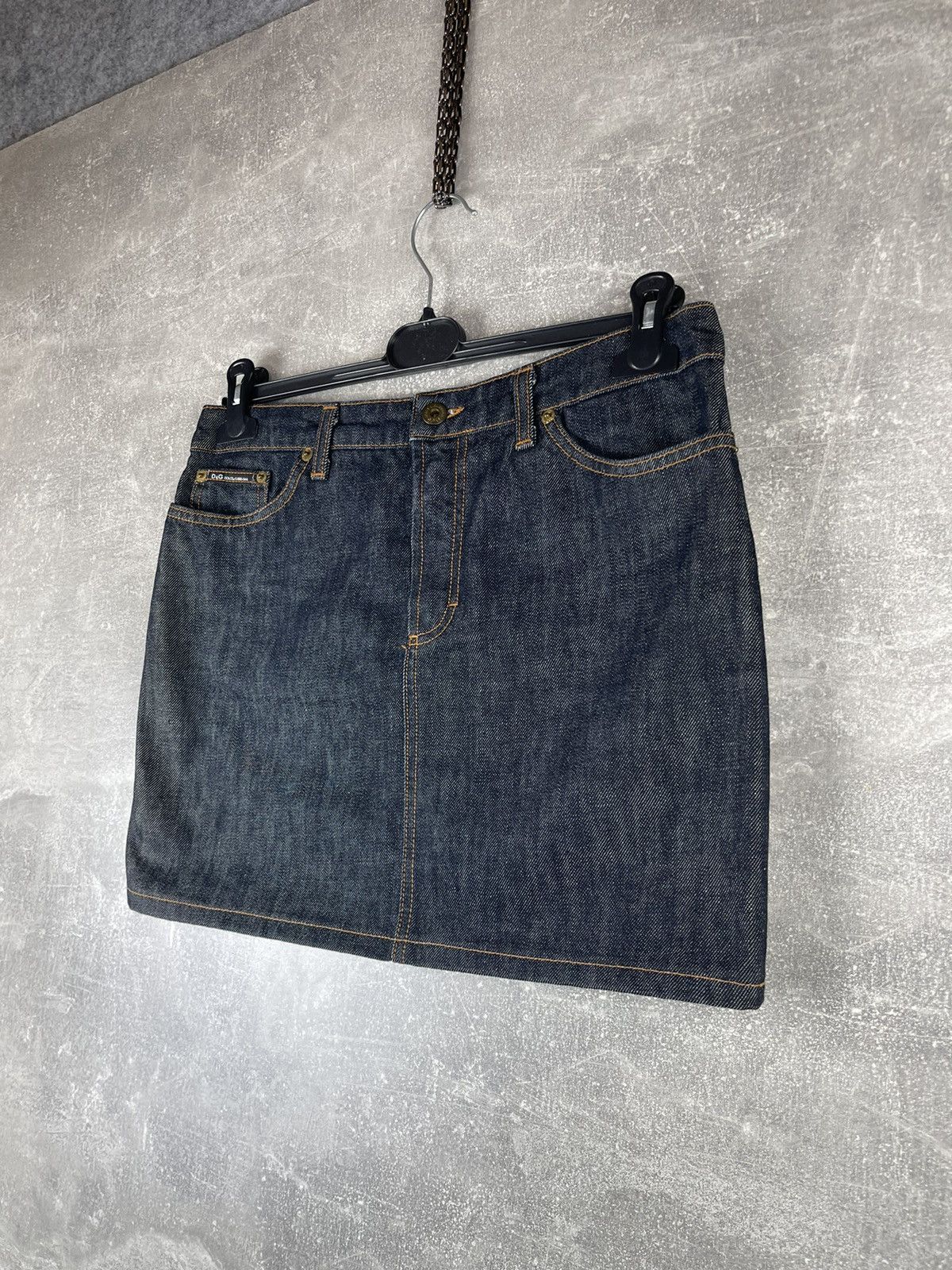 Dolce & Gabbana Vintage Dolce Gabbana Tiger Print Denim Mini Skirt Size 30" / US 8 / IT 44 - 8 Thumbnail