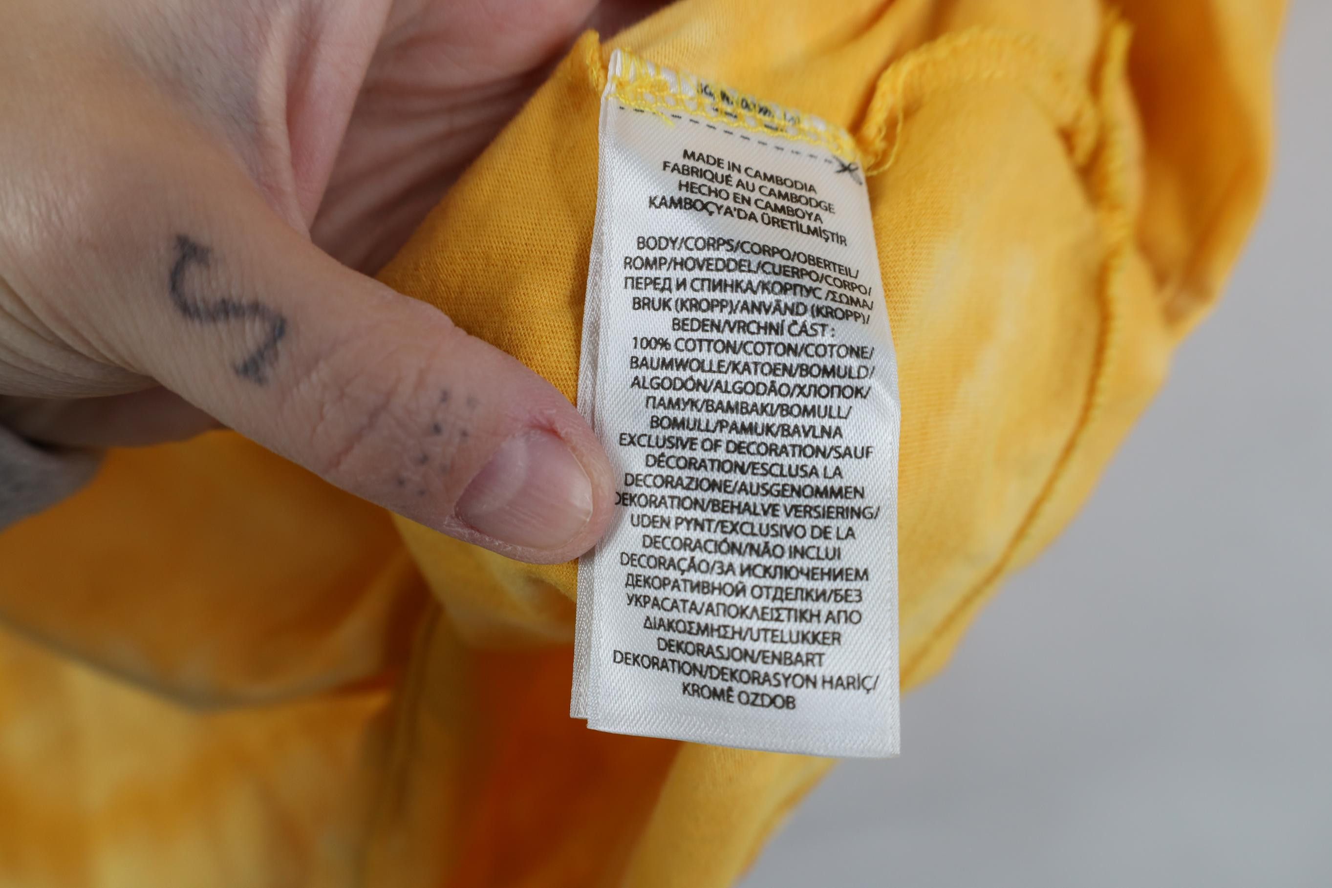 Polo Ralph Lauren Vintage Y2K Ralph Lauren Short Sleeve V-Neck T-Shirt Yellow Size US L / EU 52-54 / 3 - 9 Thumbnail