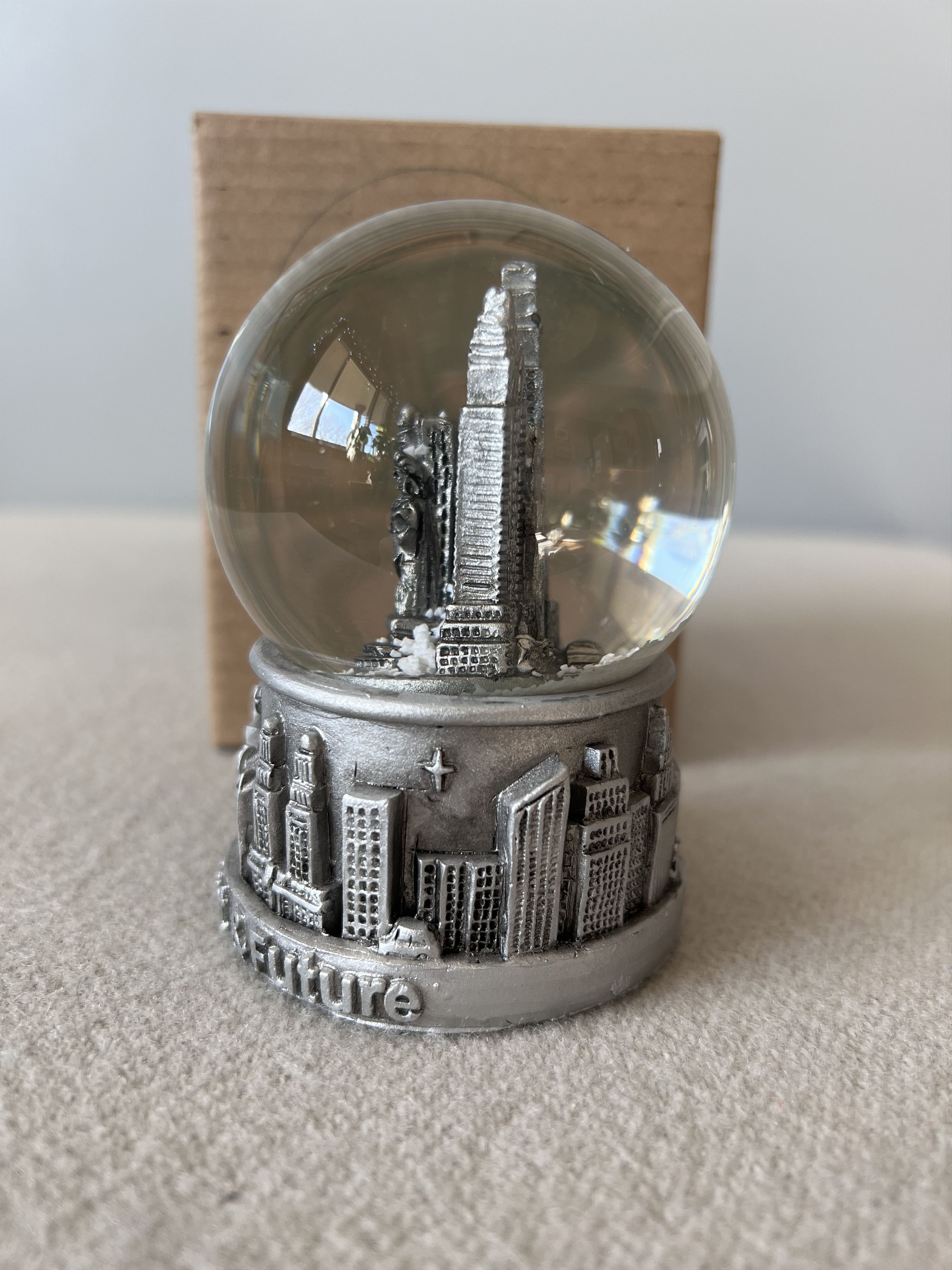 HIDDEN Hidden NY Snowy NY Snow Globe Size ONE SIZE - 2 Thumbnail
