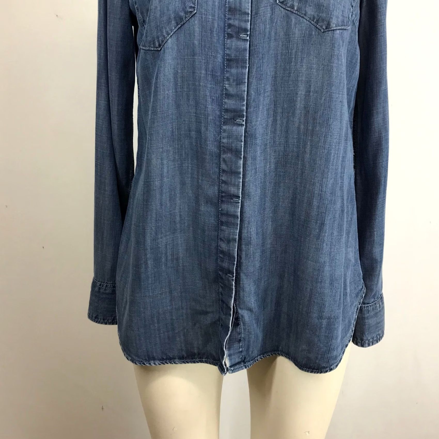 Talbots TALBOTS Womens Blue Denim Chambray Long Sleeve Button Down Shirt Size S Size S / US 4 / IT 40 - 3 Thumbnail
