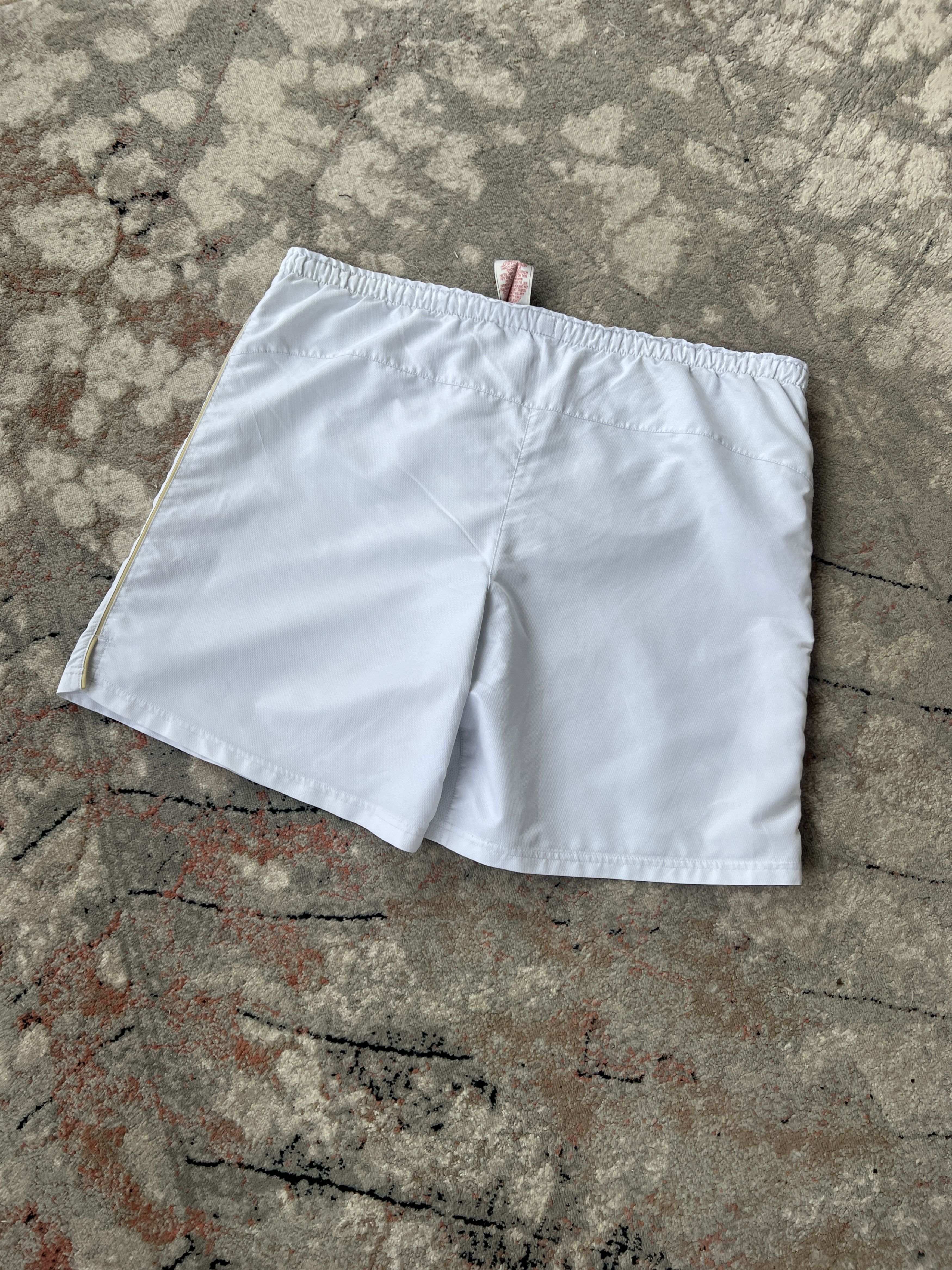 Nike Nike Manchester United Vintage Shorts Size US 36 / EU 52 - 9 Thumbnail