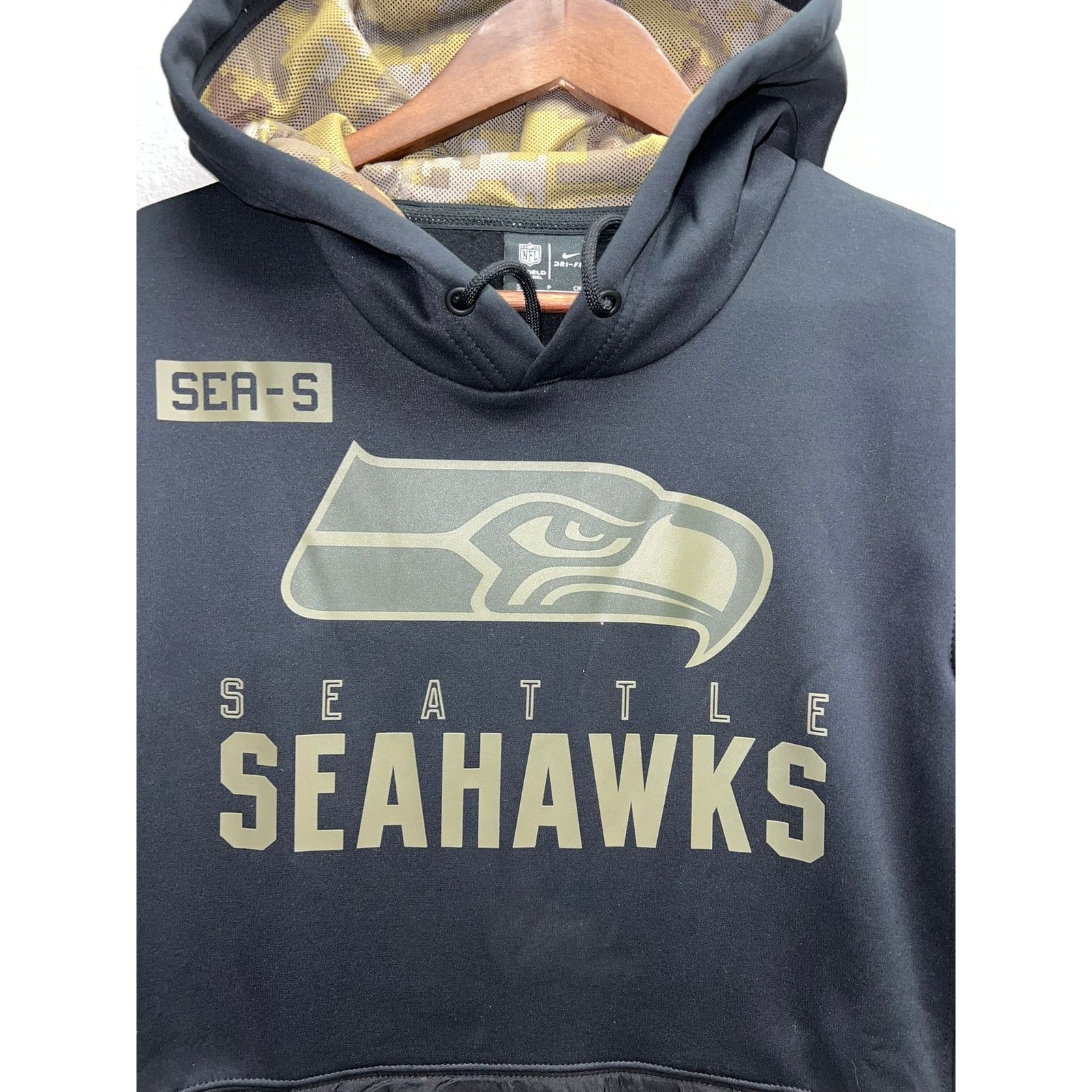 Vintage Nike Seattle Seahawks Hoodie Salute To Service Sideline S Size US S / EU 44-46 / 1 - 2 Thumbnail