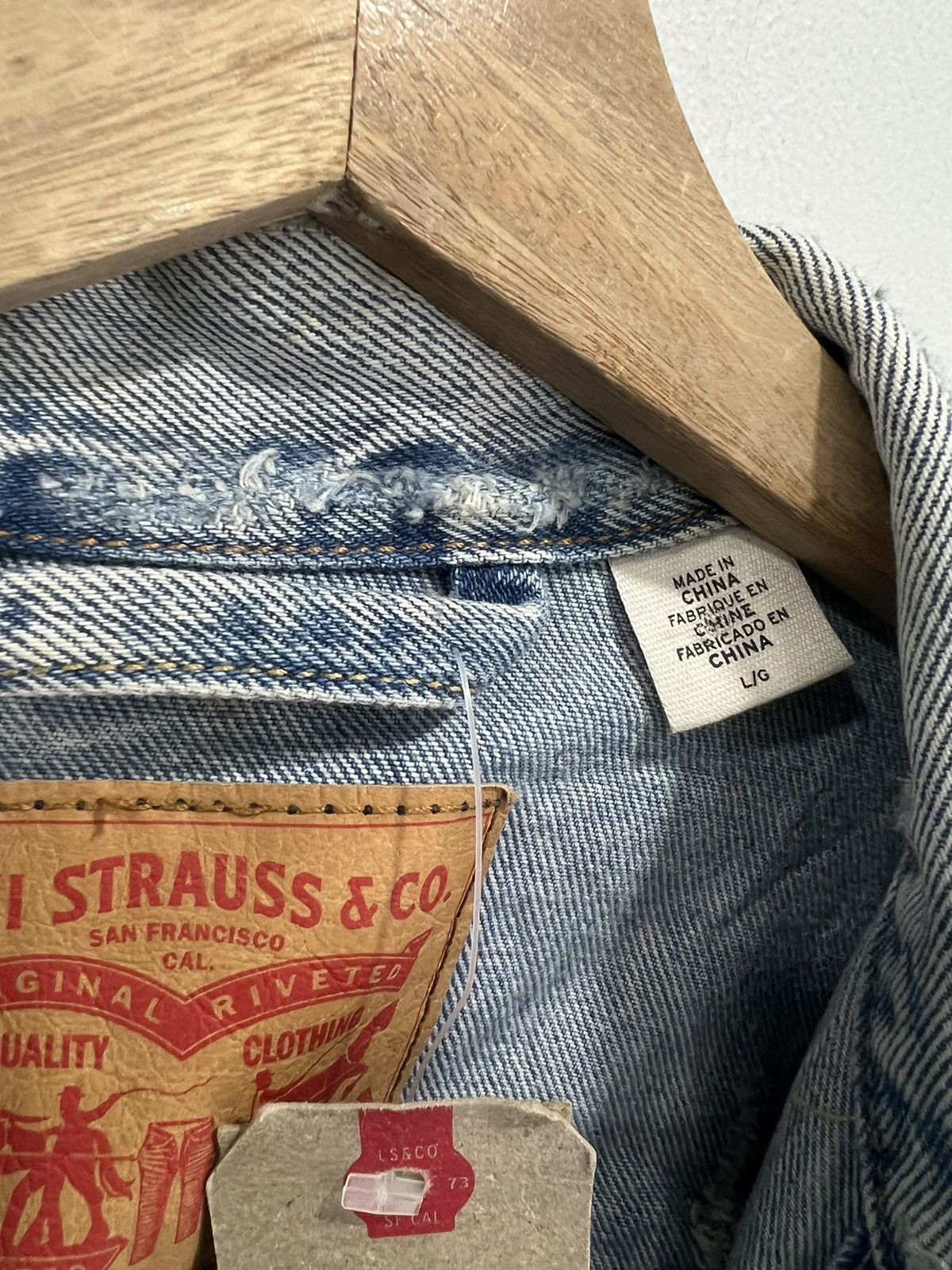Levi's Vintage Levis Denim Jean Jacket distressed y2k Size US L / EU 52-54 / 3 - 5 Thumbnail