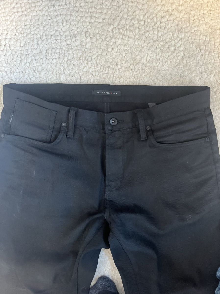 John Varvatos John Varvatos Bowery slim straight waxy black denim jeans Size US 34 / EU 50 - 5 Thumbnail