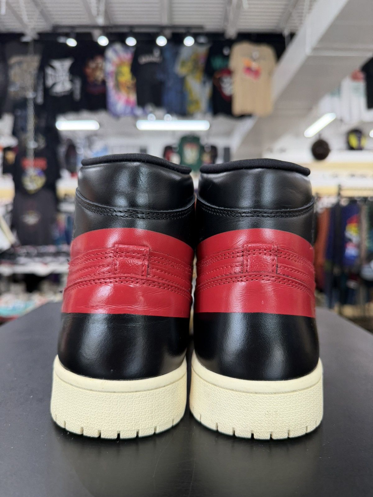 Jordan Brand Jordan 1 Couture Size 8.5 (2019) Size US 8.5 / EU 41-42 - 5 Thumbnail